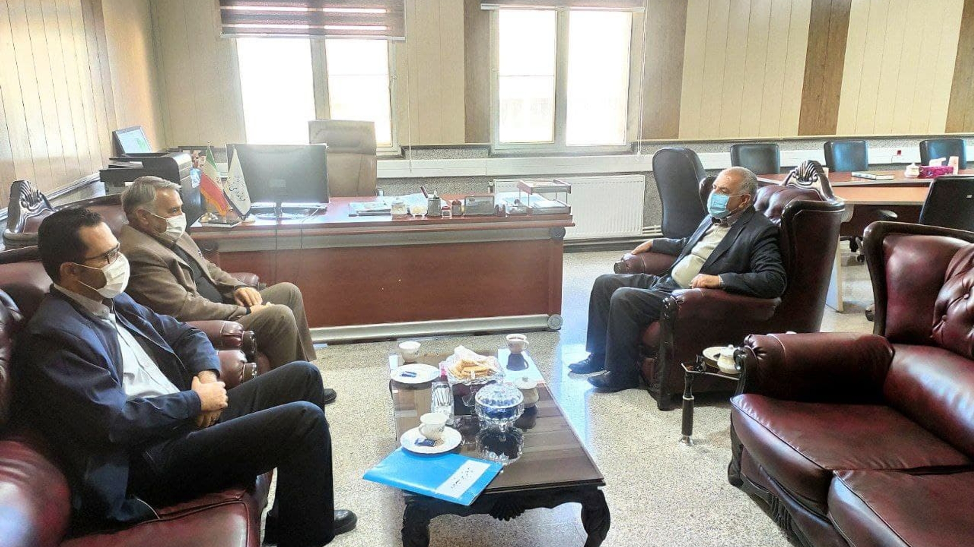 نشست مهندس سلیمانی فرماندار شهرستان زرندیه با مهندس فراهانی