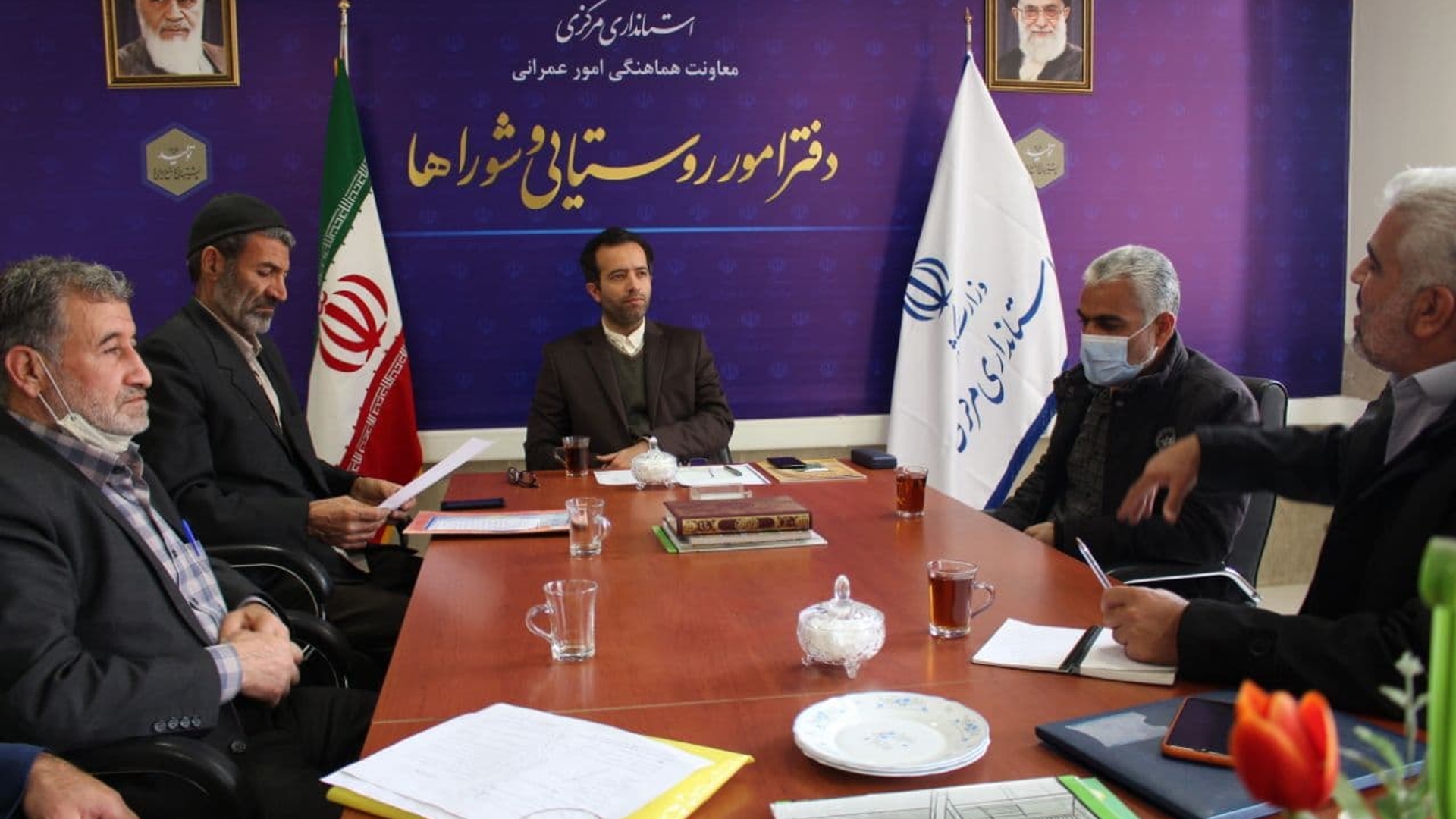 بررسی مسائل و مشکلات حوزه روستایی استان مرکزی در دیدار مدیرکل دفتر امور روستایی و شوراهای استانداری مرکزی با اهالی روستاهای استان2