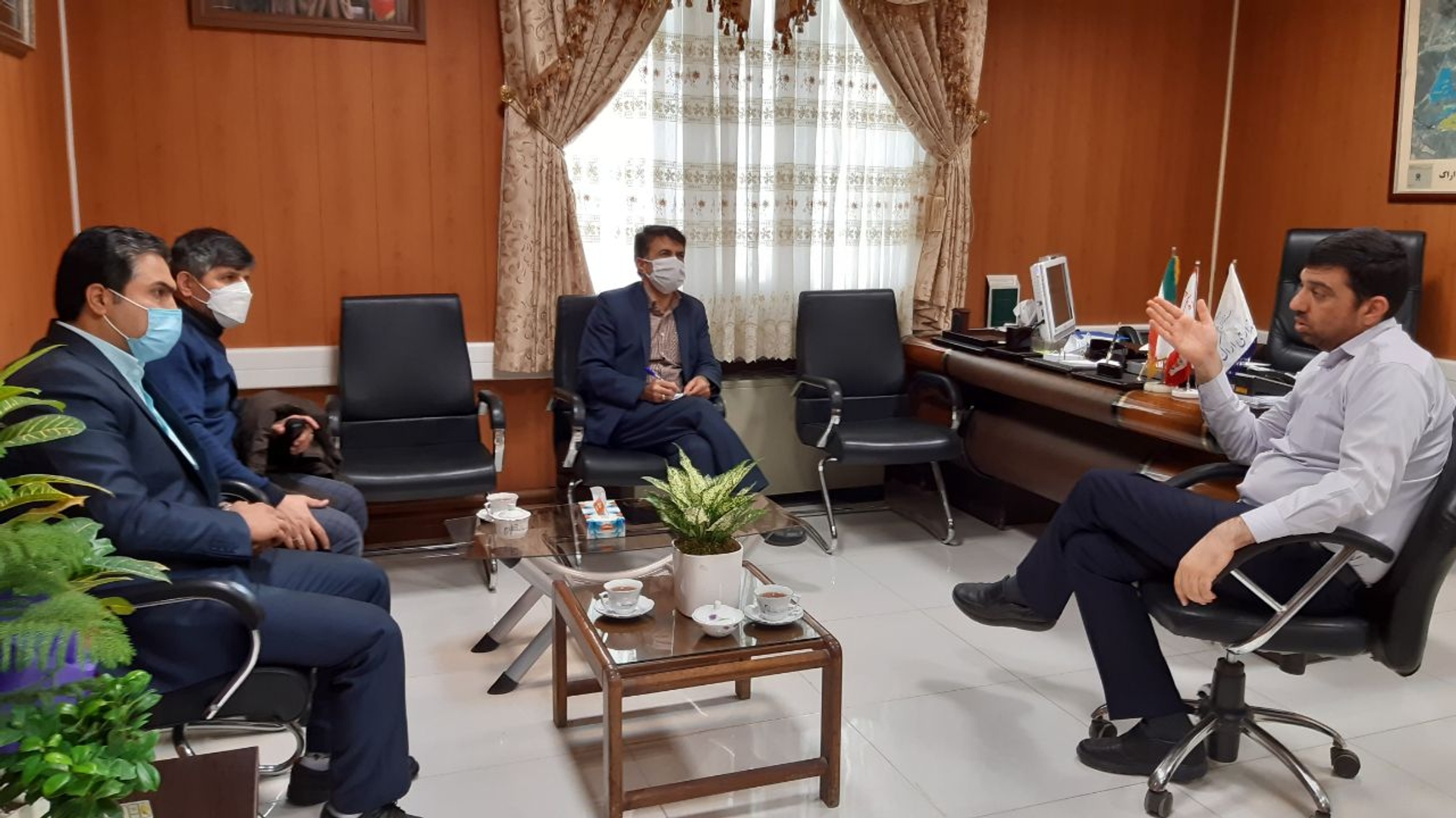 ظهر شنبه ۲۷ آذر ماه ۱۴۰۰ رحیم حسین نسب، مدیر فرودگاه اراک با سرپرست فرمانداری شهرستان اراک دیدار کرد