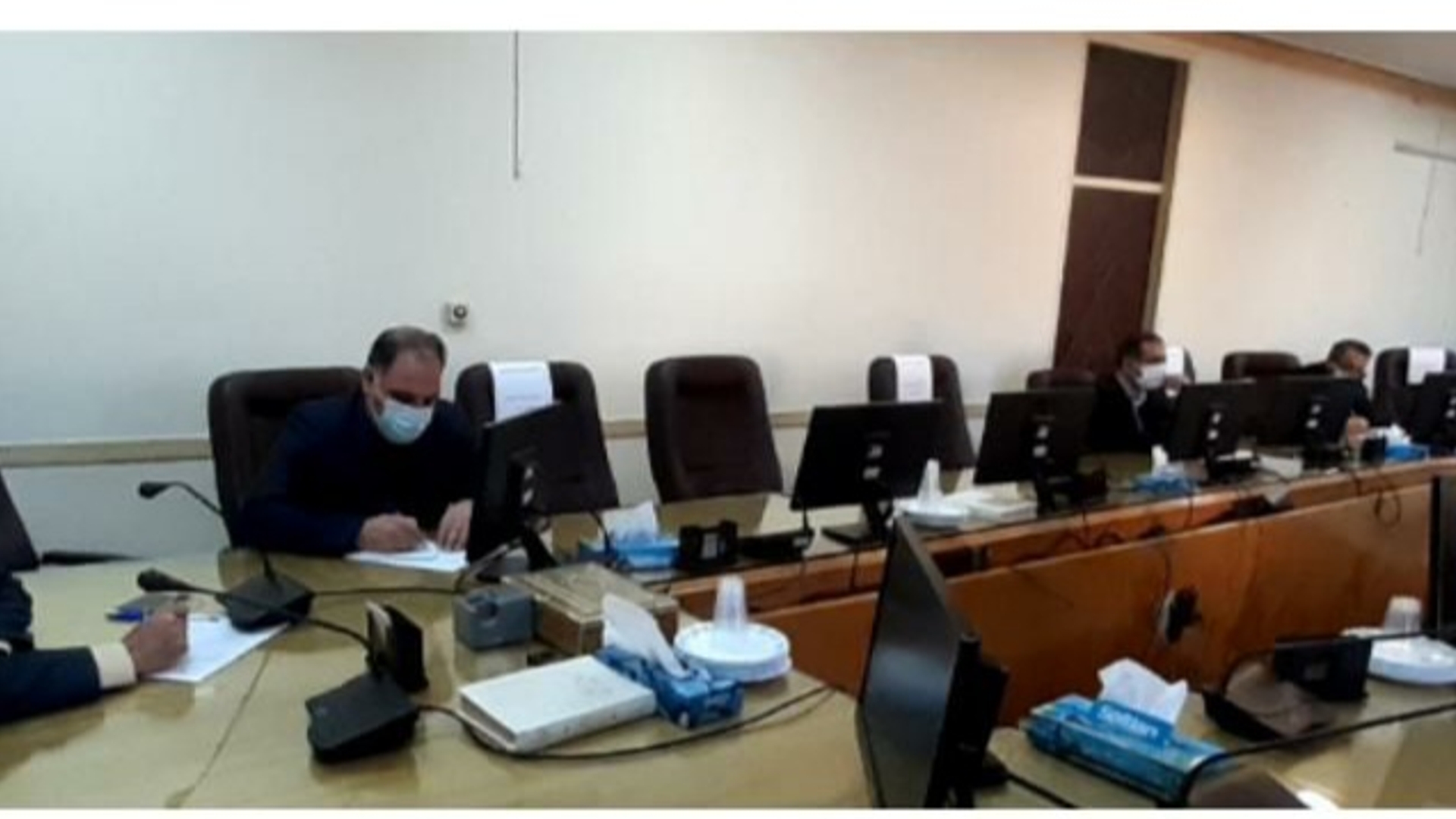 جلسه کمیسیون امور دانشجویی شهرستان به ریاست معاون سیاسی، اجتماعی فرماندار وباحضور نمایندگان دانشگاه‌ها و مراکز آموزشی  و مدیران مربوطه درمحل فرمانداری شهرستان اراک برگزار گردید