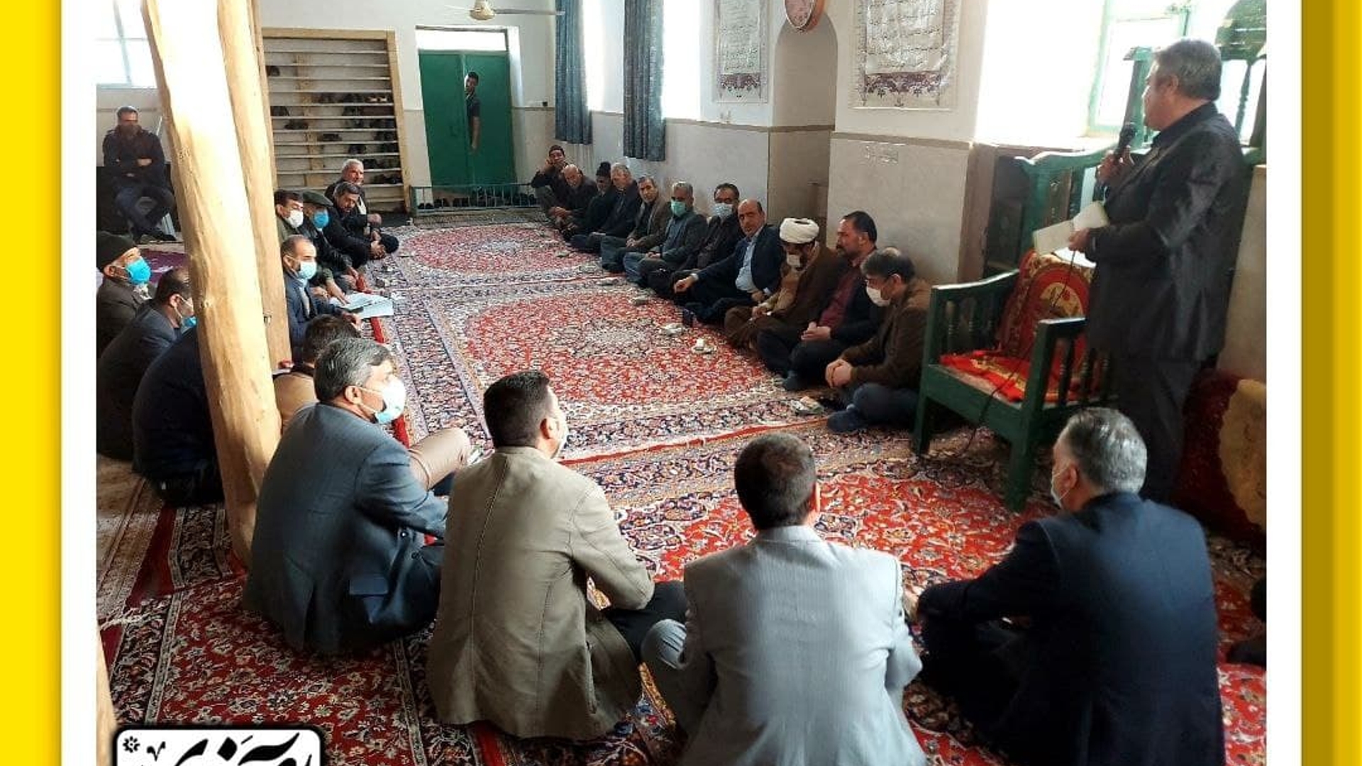 دیدار دکتر آصفری با دهیار ، اعضای شورا و تعدادی از ساکنین روستای فامرین شهرستان کمیجان