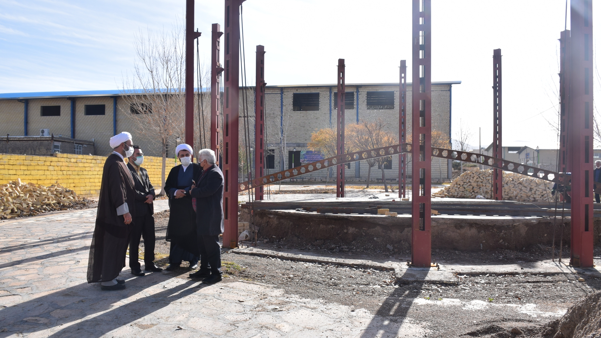 بازدید ناظری فرماندار شهرستان محلات از پروژه احداث المان شهید گمنام شهر نیم ور