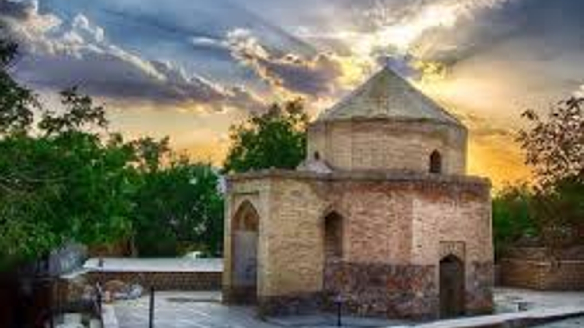 سه بنای تاریخی آرامگاه شاه غریب، شاه قلندر و بقعه چهل دختران در انجدان به دهیاری روستا واگذار خواهد شد.»