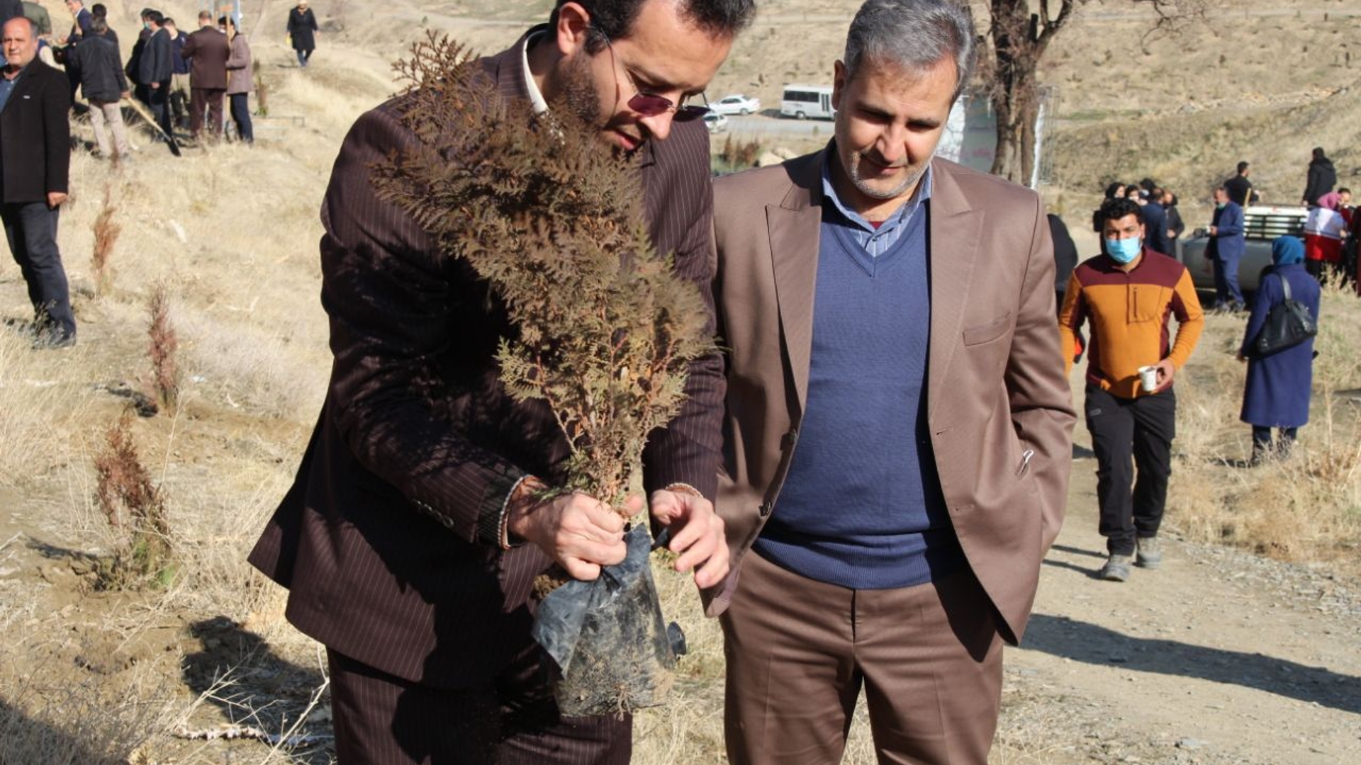 ⭕️⭕️⭕️برگزاری پویش بذرکاری در پارک آبخیز گردو همزمان با کلیه شهرستان های استان مرکزی با حضور مسئولین و مردم