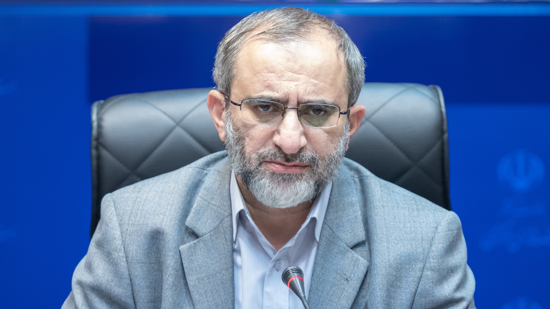 سلب میزبانی از تیم فوتبال خوشه طلایی ساوه به دلیل مشکلات زیر ساختی پذیرفتنی نیست- در اسرع وقت مشکلات رفع گردد