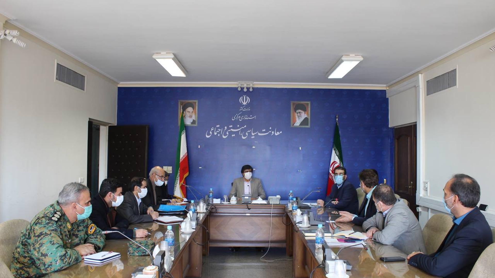 جلسه کمیسیون امنیت ورزشی استان مرکزی با موضوع بررسی وضعیت میزبانی مسابقه تیم های فوتبال سپاهان اصفهان و پرسپولیس به ریاست معاون سیاسی، امنیتی و اجتماعی استاندار با حضور مدیران و مسئولین مربوطه برگزار شد