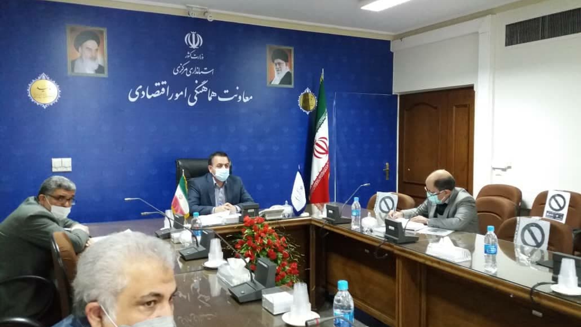 در جلسه ای به ریاست میرزاخانی سرپرست معاونت هماهنگی امور اقتصادی استانداری مشکلات کارخانه نو آوری آفتاب (کارنا) بررسی شد