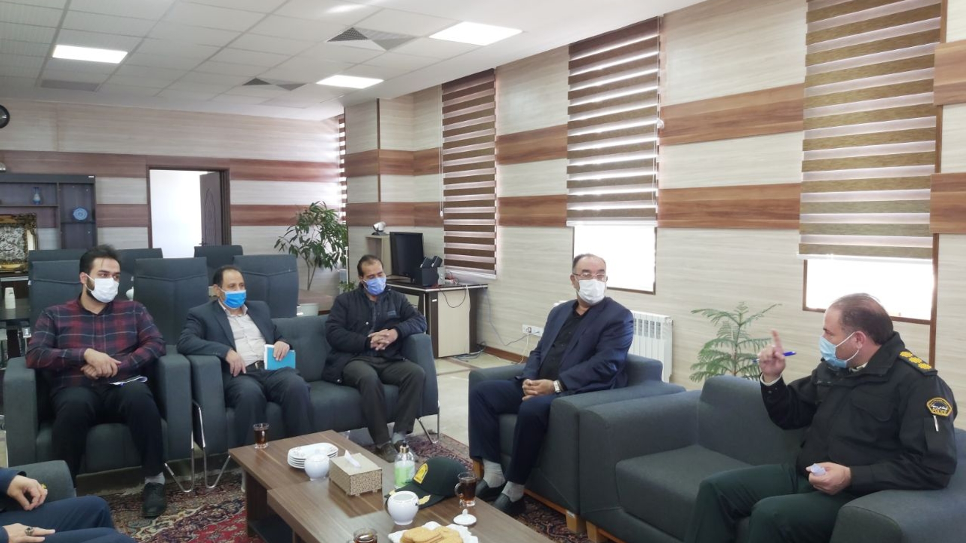 نشست اعضای شورای اسلامی بخش مرکزی با سرپرست فرمانداری آشتیان