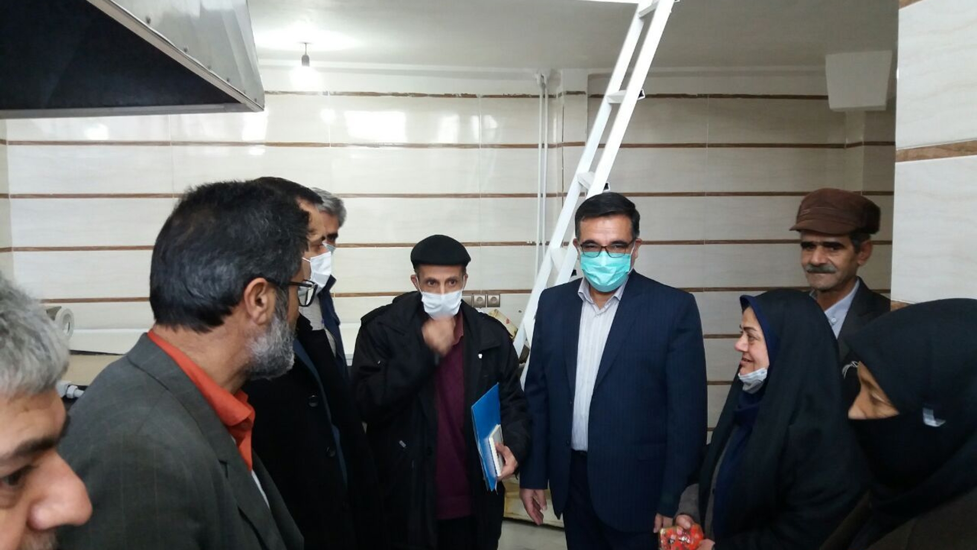 موافقت با درخواست ایجاد نانوایی توسط بانوی سرپرست خانوار در نشست سرپرست فرمانداری شهرستان ومدیران دستگاه‌های اجرایی با اهالی منطقه فوتبال اراک