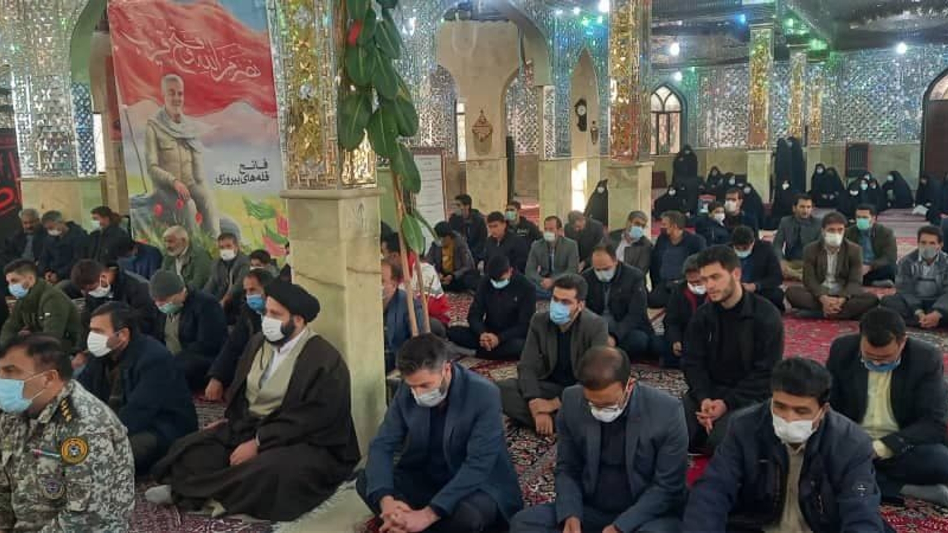 همزمان با سراسر کشور در شهرستان خنداب مراسم گرامیداشت حماسه نهم دی درجوار بقعه متبرکه امامزاده محمد مسعود(ع) شهر خنداب برگزار شد.