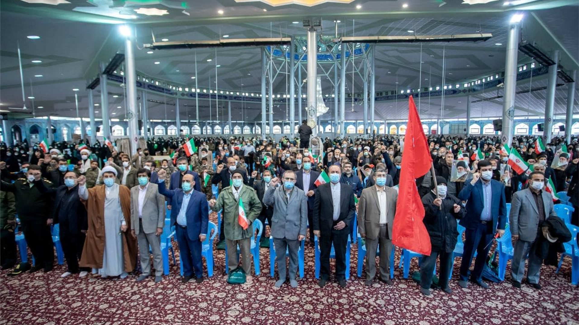 ◽️مراسم بزرگداشت حماسه ۹ دی با حضور استاندار مرکزی، رئیس کمیسیون برنامه و بودجه مجلس، نمایندگان مردم اراک در مجلس شورای اسلامی، معاونین استاندار، فرماندهان نظامی و انتظامی و مردم اراک در مصلی بیت المقدس این شهر برگزار شد.
پنجشنبه ۹ دی ۱۴۰۰