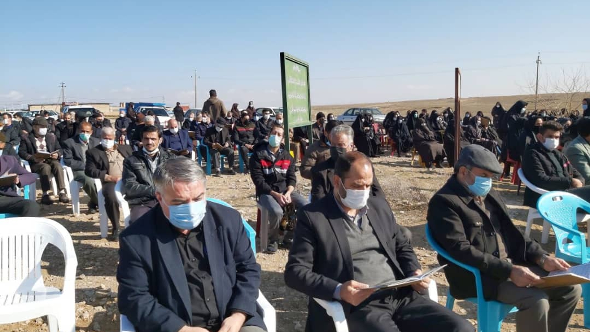 حضور علی اکبر فراهانی سرپرست فرمانداری  شهرستان آشتیان در مراسم ختم پدر شهید والا مقام حمید نوده فراهانی"حاج قنبر بزرگ نیا"