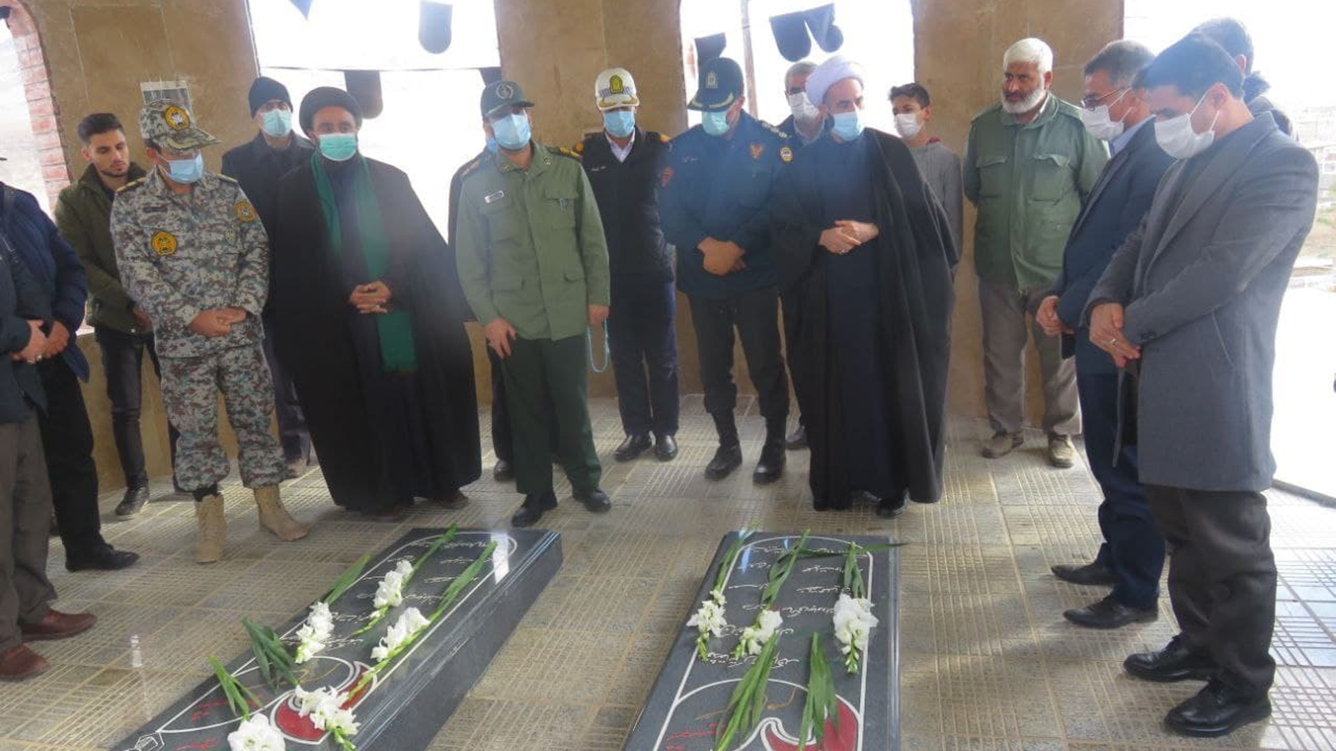 گلباران مزار مطهر شهدای گمنام در شهر خنداب