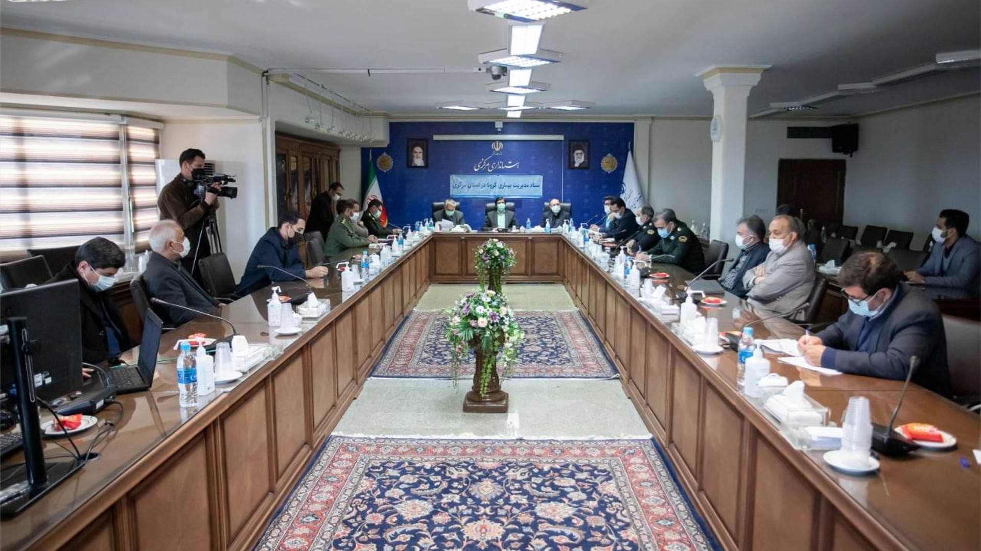 جلسه ستاد مديريت بيماري كرونا در استان مركزي به رياست اكرمي معاون سياسي،امنيتي و اجتماعي استاندار، با حضور سرپرست معاونت توسعه مديريت و منابع استانداري، مديران كل و مسئولين عضو و از طريق ويدئو كنفرانس با حضور فرمانداران و برخي مديران برگزار شد.