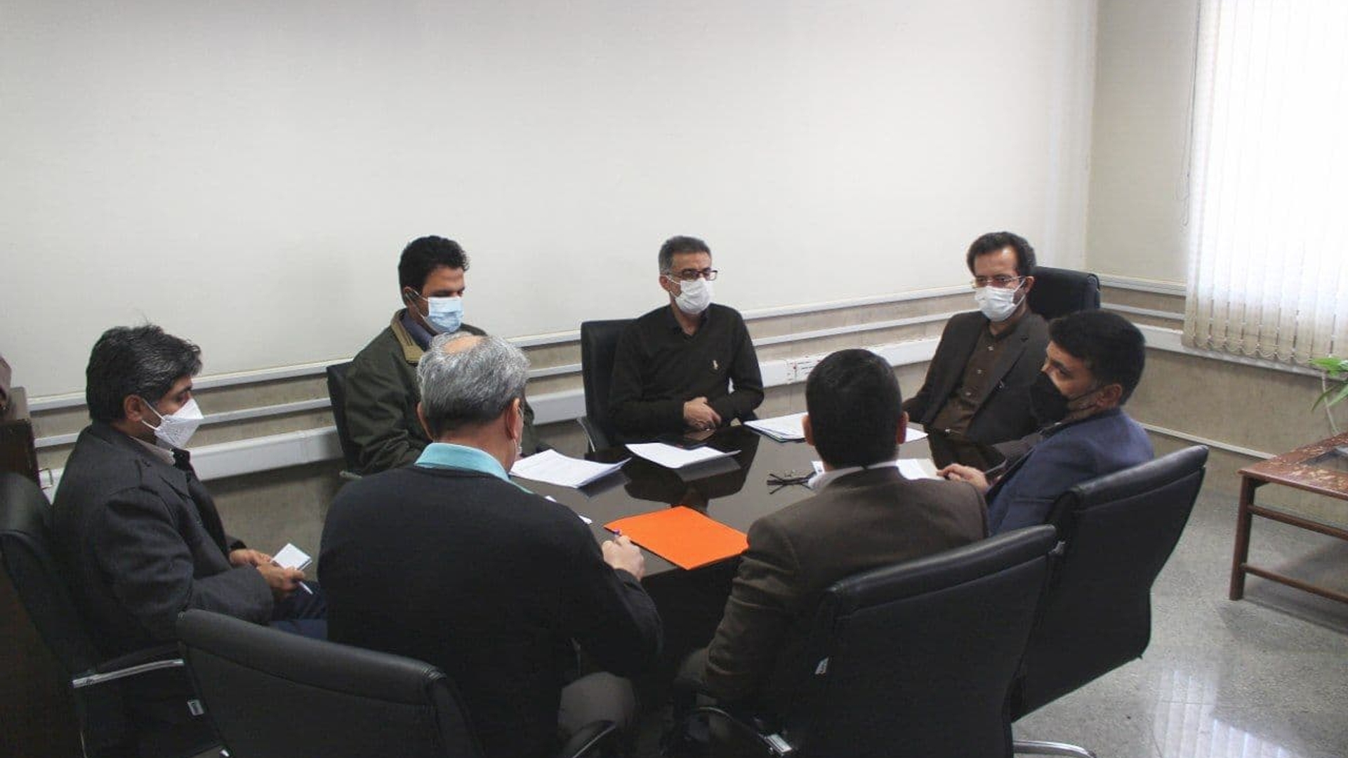 برگزاری جلسه بررسی موانع اجرای پروژه های روستاهای فاقد دهیاری شهرستان های شازند، خنداب و اراک