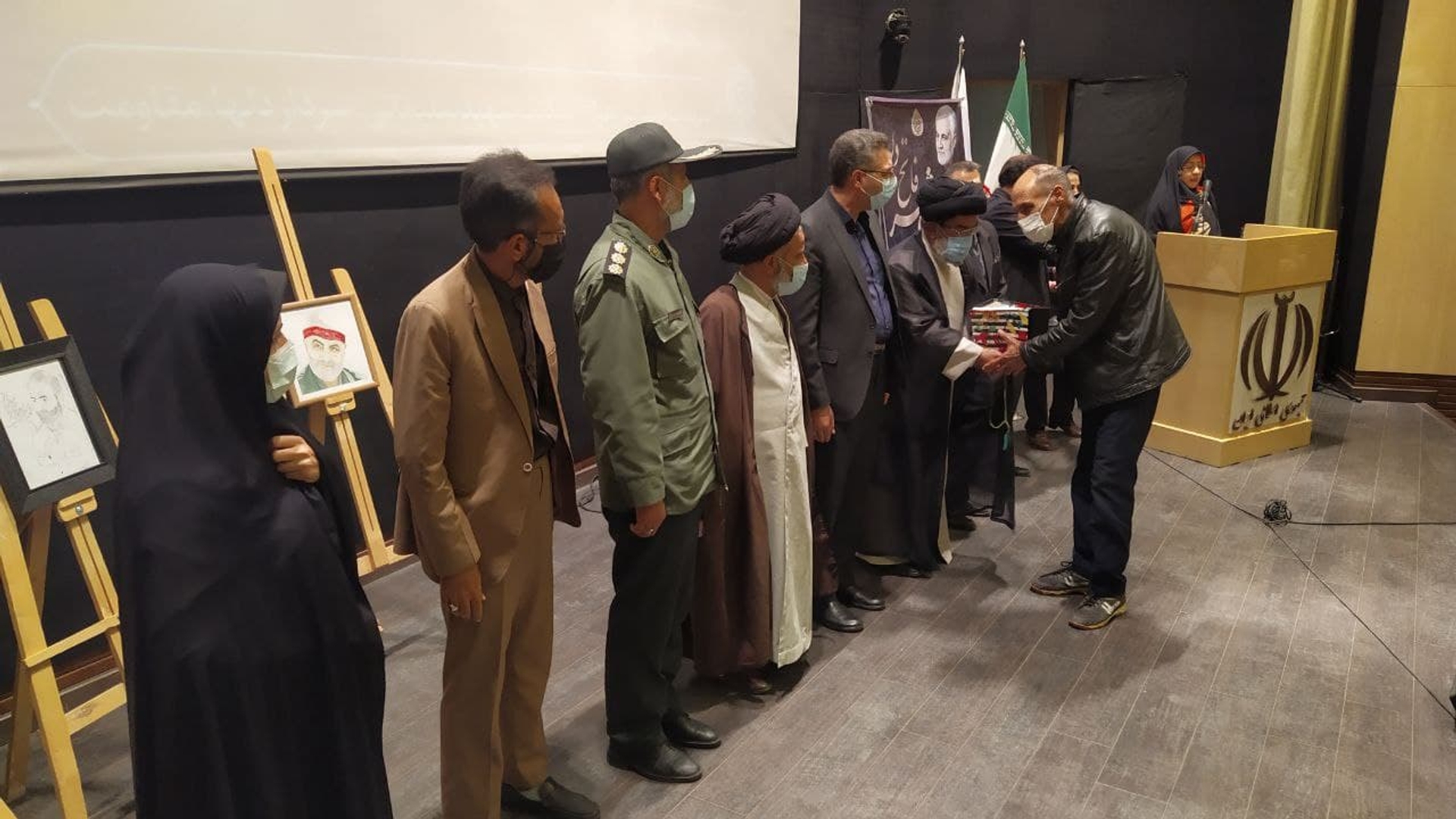 آئین شب شعر فاتح دلها در شهرستان خمین برگزار شد