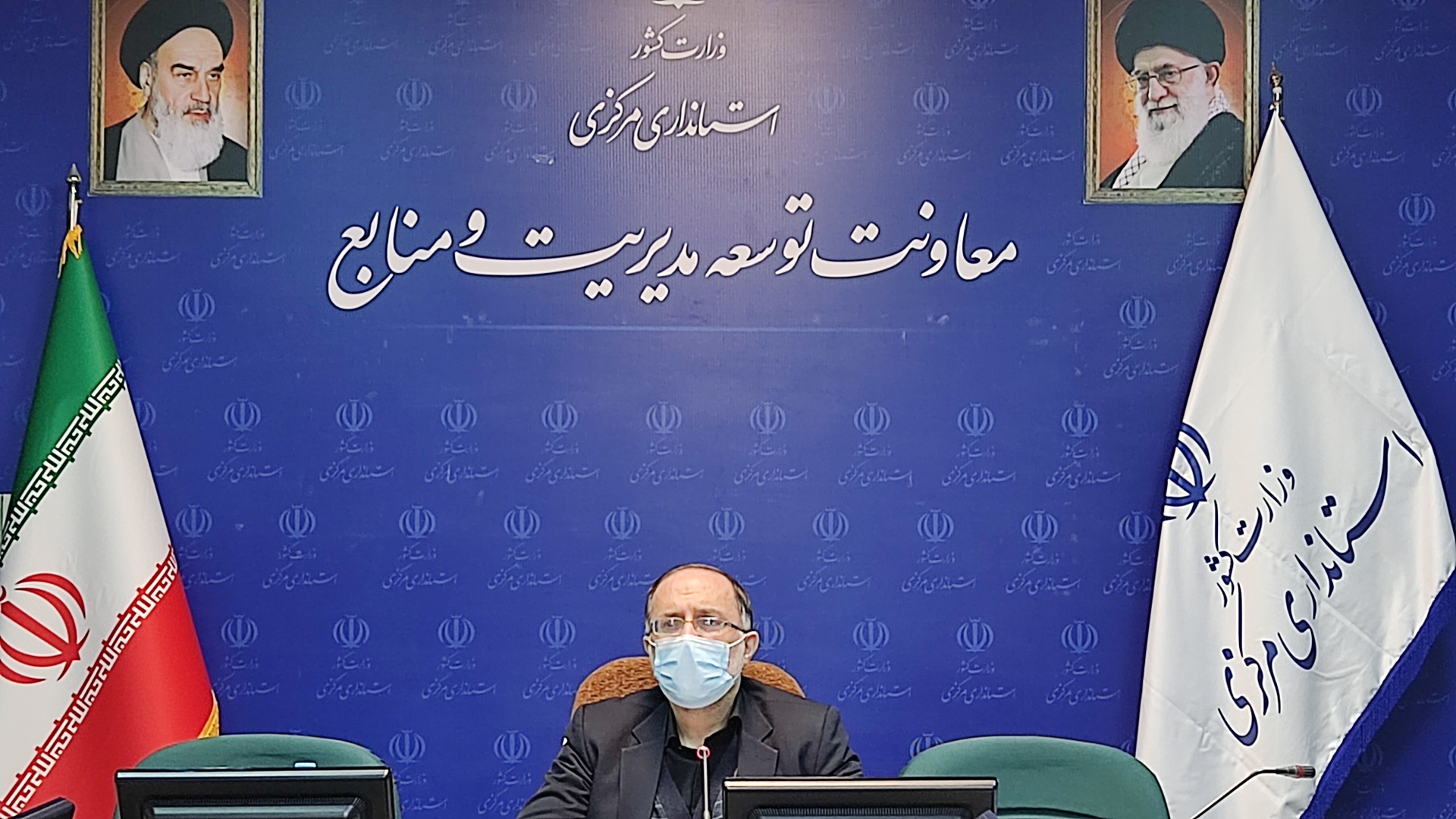 جلسه کمیته سرمایه انسانی به ریاست مجتبی آل یاسین سرپرست معاونت توسعه مدیریت و منابع استاندار با حضور اعضای کمیته مذکور برگزار شد.