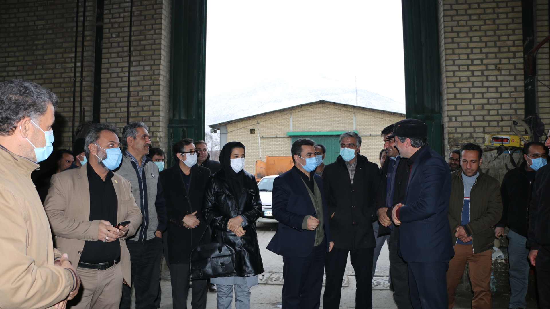 بازدید میدانی دکتر رمضانی فرماندار شهرستان شازند از واحد خدمات موتوری شهرداری شازند