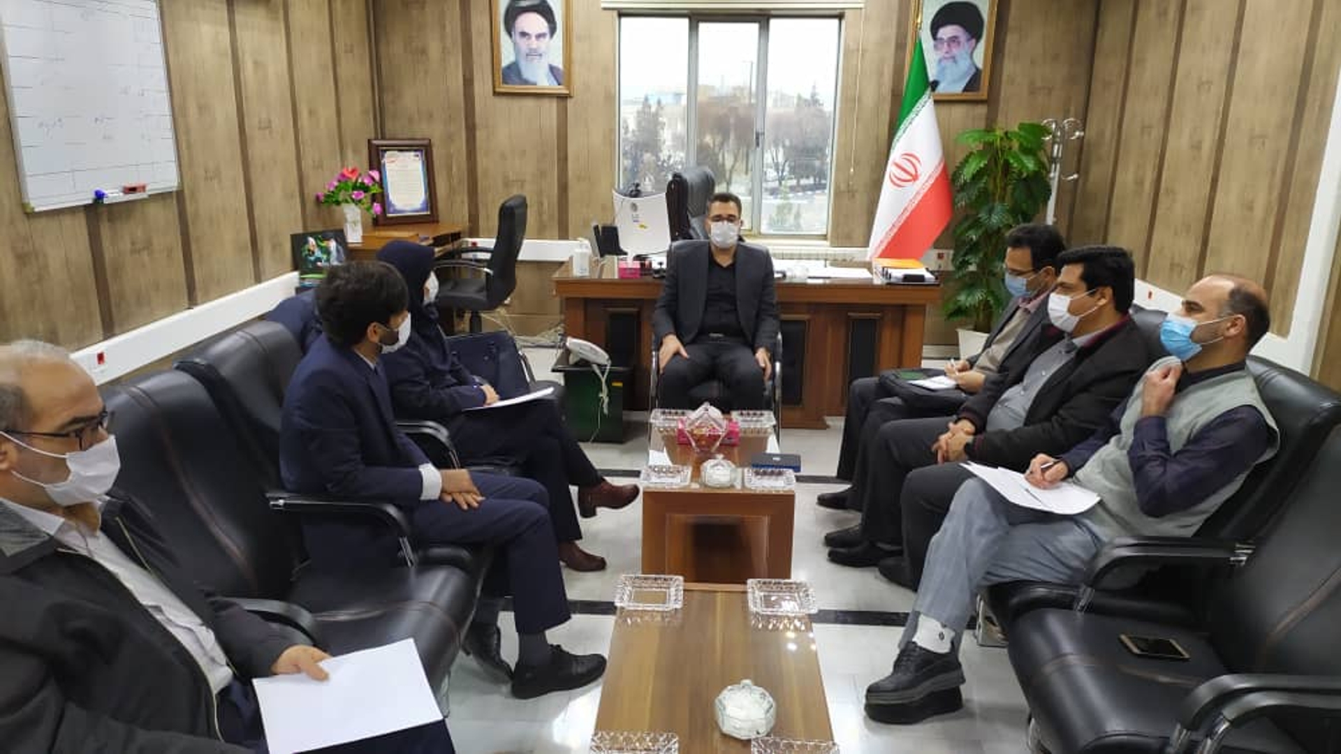 جلسه بررسی مشکلات اینترنت و آنتن دهی موبایل در روستاهای شهرستان خمین برگزار شد