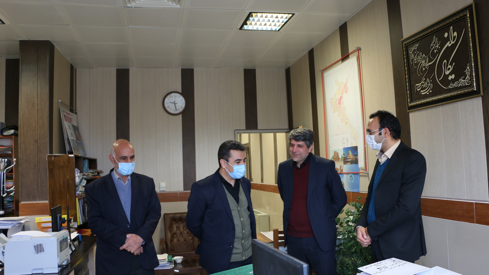 بازدید دکتر رمضانی فرماندارشهرستان شازند از ساختمان اداری شهرداری شازند