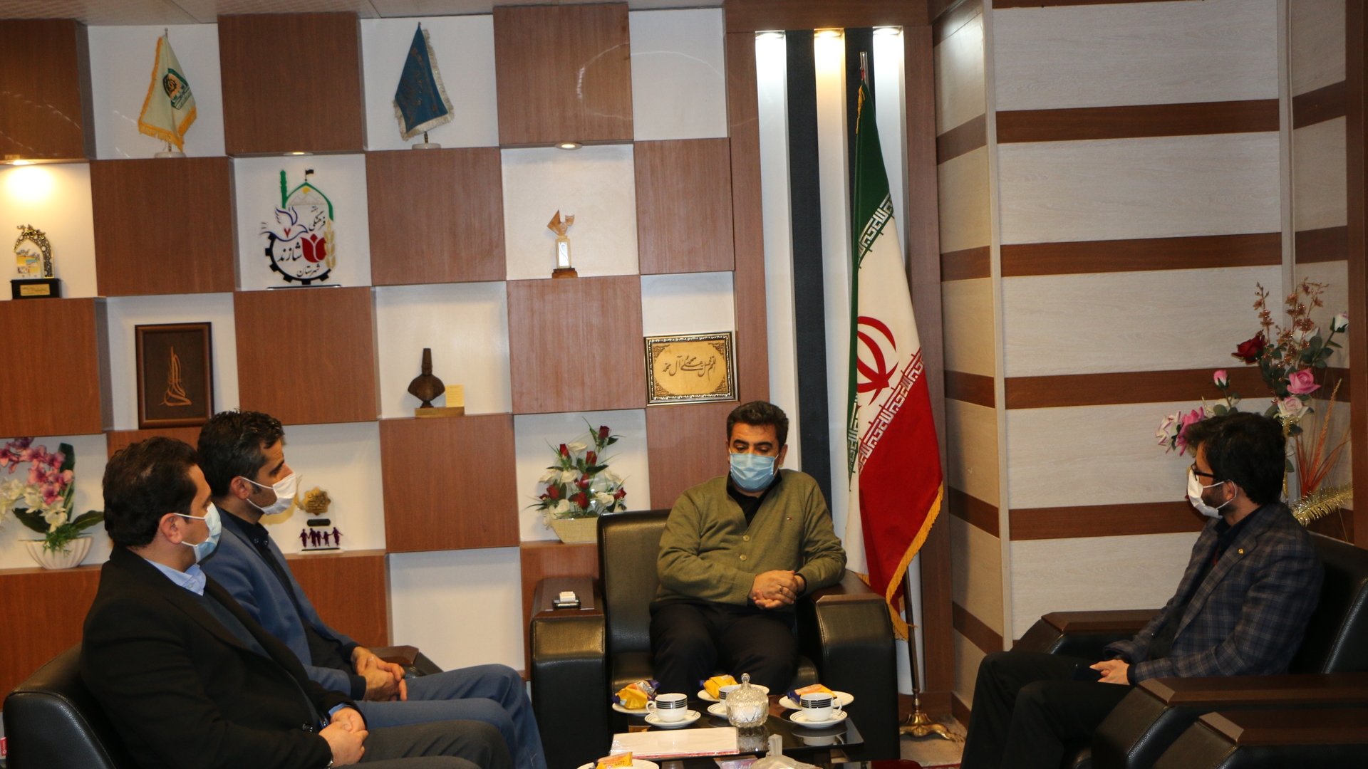 دیدار و نشست سرپرست شهرداری و اعضای شورای اسلامی شهرمهاجران با فرماندار شهرستان شازند