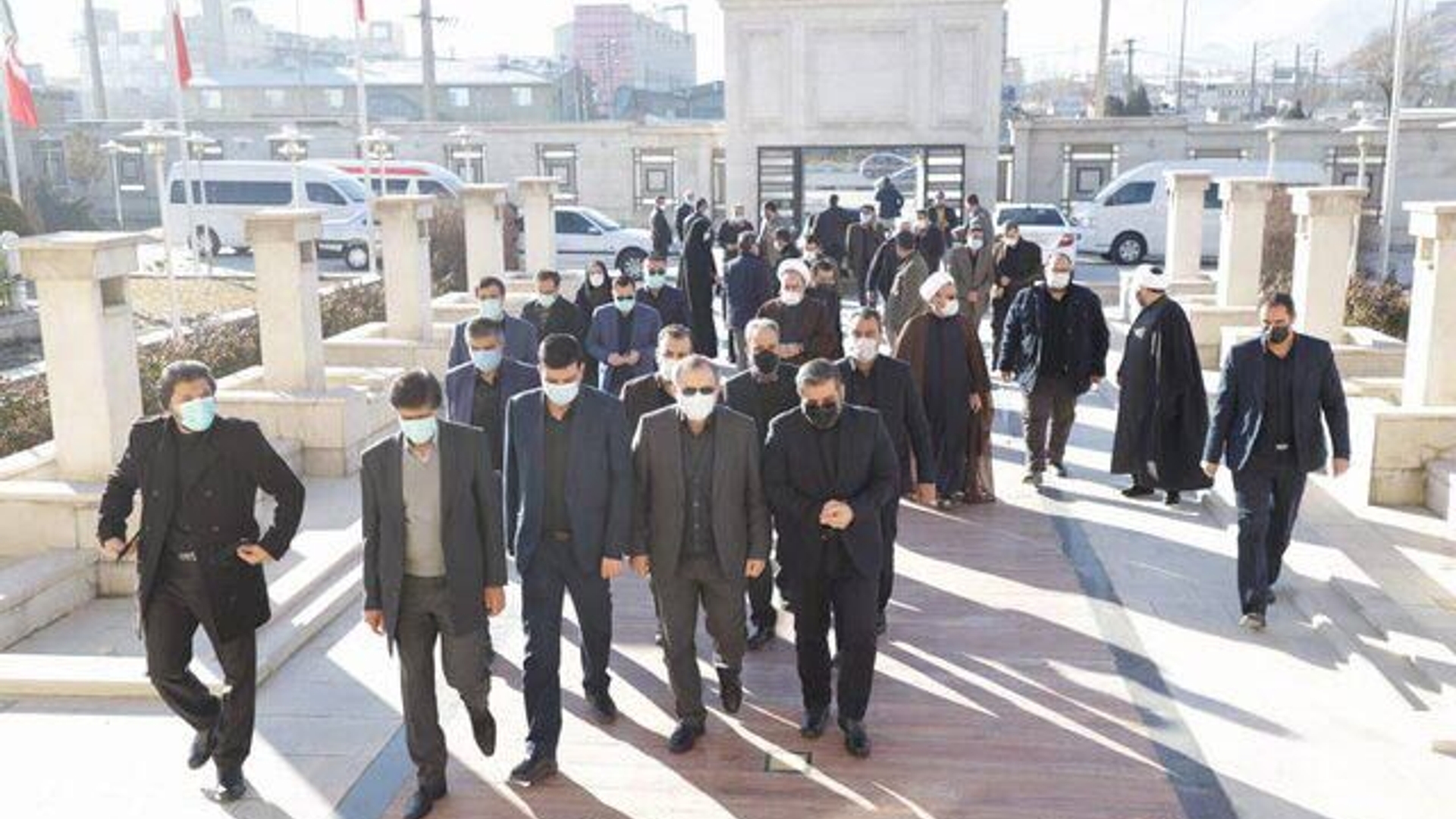 وزير فرهنگ و ارشاد اسلامي در سفر به استان مركزي وارد شهرستان اراك شد و مورد استقبال مسئولين استان قرار گرفت.