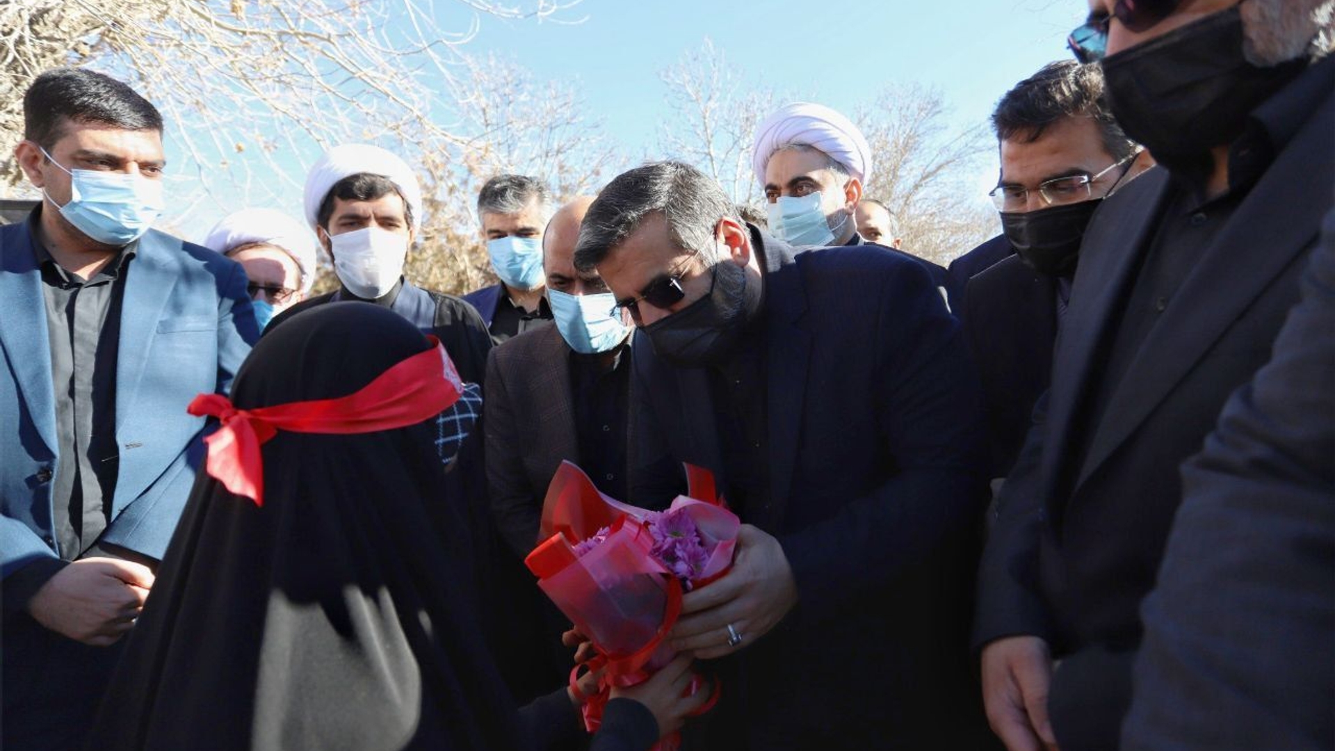 استقبال مردم ساروق از وزیر فرهنگ و ارشاد اسلامی ، استاندار مرکزی،فرماندار شهرستان اراک و هیات همراه