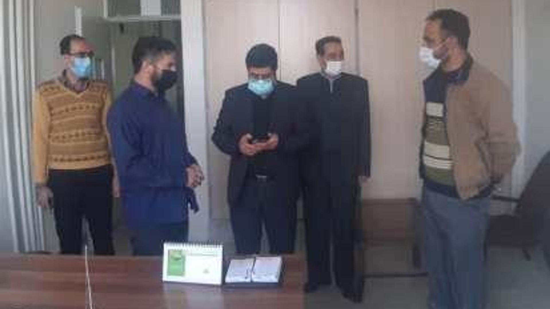 بازدید سرزده فرماندار ازبرخی ادارات شهرستان خنداب