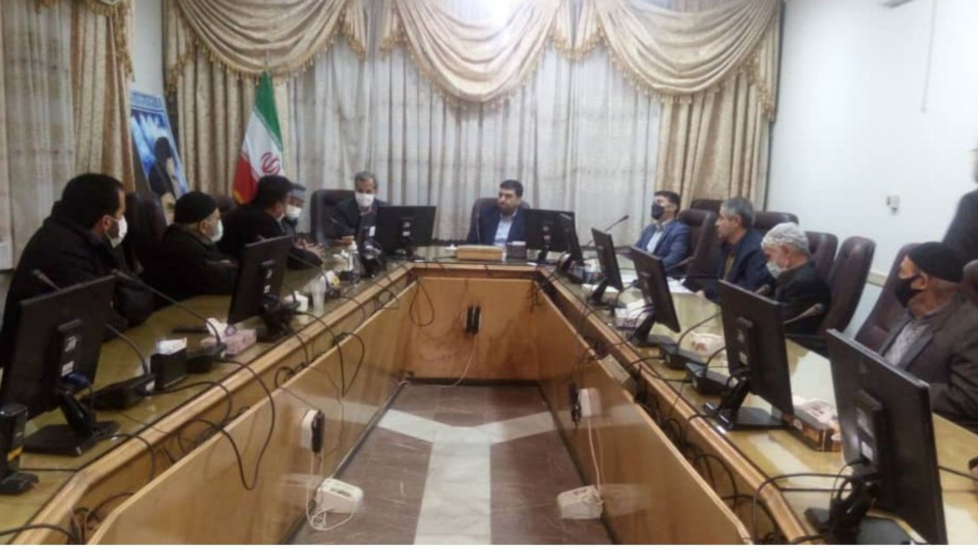 وبررسی مشکلات اهالی وکشاورزان روستای مالک آباد بخش معصومیه شهرستان با اداره اوقاف و امور خیریه شهرستان