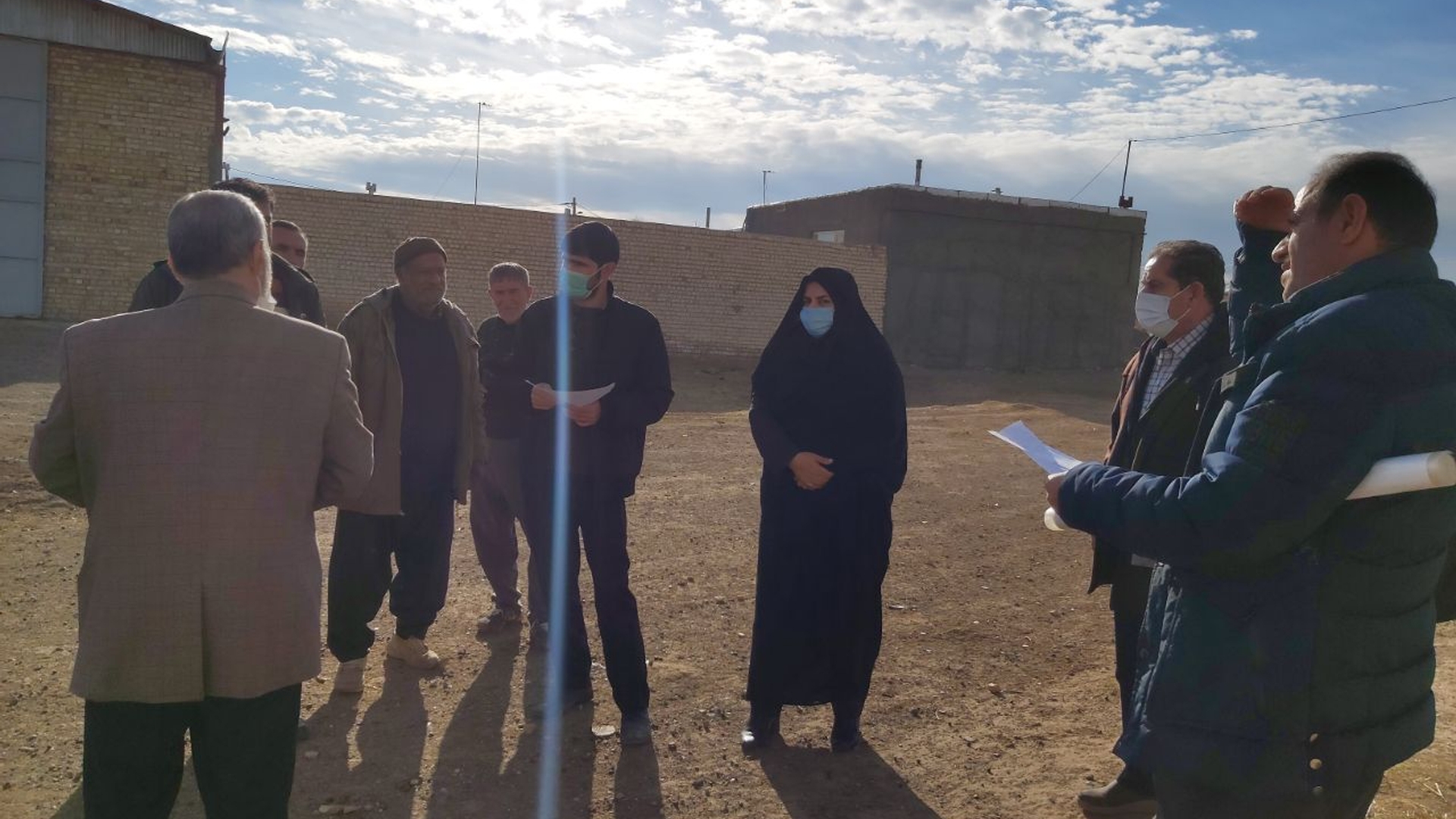 بازدید آشتیانی معاون فرماندار به اتفاق حواصلی نماینده بنیاد مسکن انقلاب اسلامی شهرستان از روستای صالح آباد