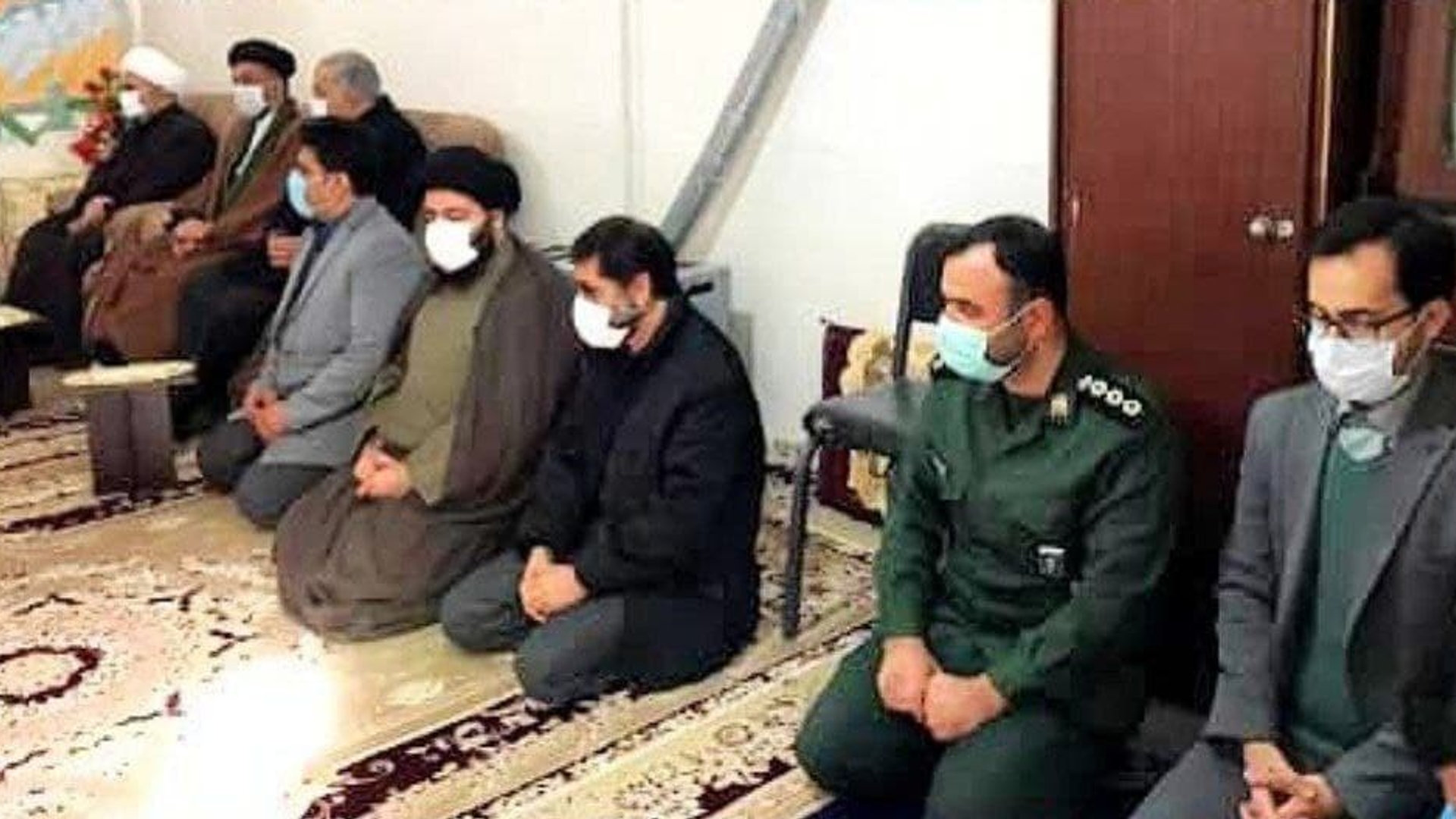 حجت الاسلام والمسلمین عطاءالهی با حضور مردم ولایت مدار و مسئولین شهری و شهرستان در گلزار شهدای شهر زاویه