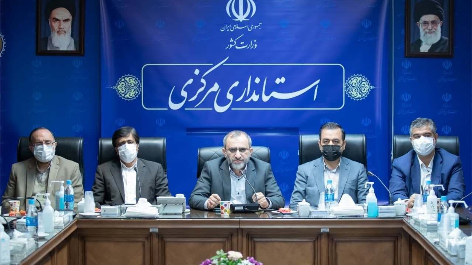 آیین تکریم از تلاش های مدیران کل دفتر امور " اجتماعی و فرهنگی" و "زنان و خانواده"