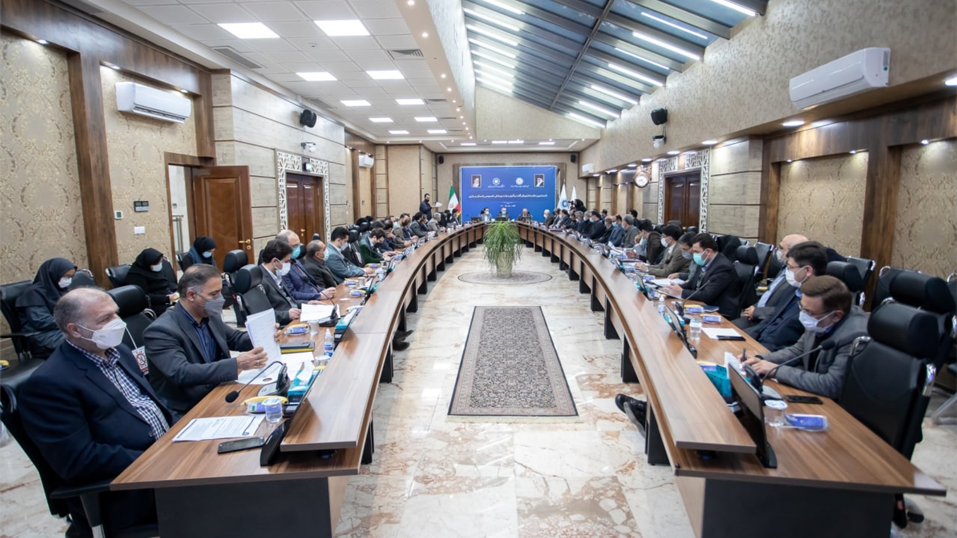 شصتمین جلسه شورای گفتگوی دولت و بخش خصوصی استان پنجشنبه ۲۳ دیماه ۱۴۰۰ به ریاست دکتر مخلص‌الائمه استاندار مرکزی و با حضور  معاون هماهنگی امور اقتصادی استاندار، فرماندار اراک، رئیس اتاق بازرگانی اراک و مدیران مربوطه در محل اتاق بازرگانی اراک