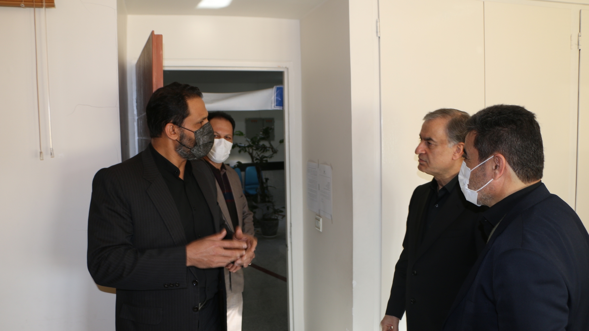 فرماندار شهرستان شازند و نماینده مردم شهرستان در مجلس شورای اسلامی از ادارات سطح شهرستان از اداره آب وفاضلاب شهرستان بازدید نمودند.