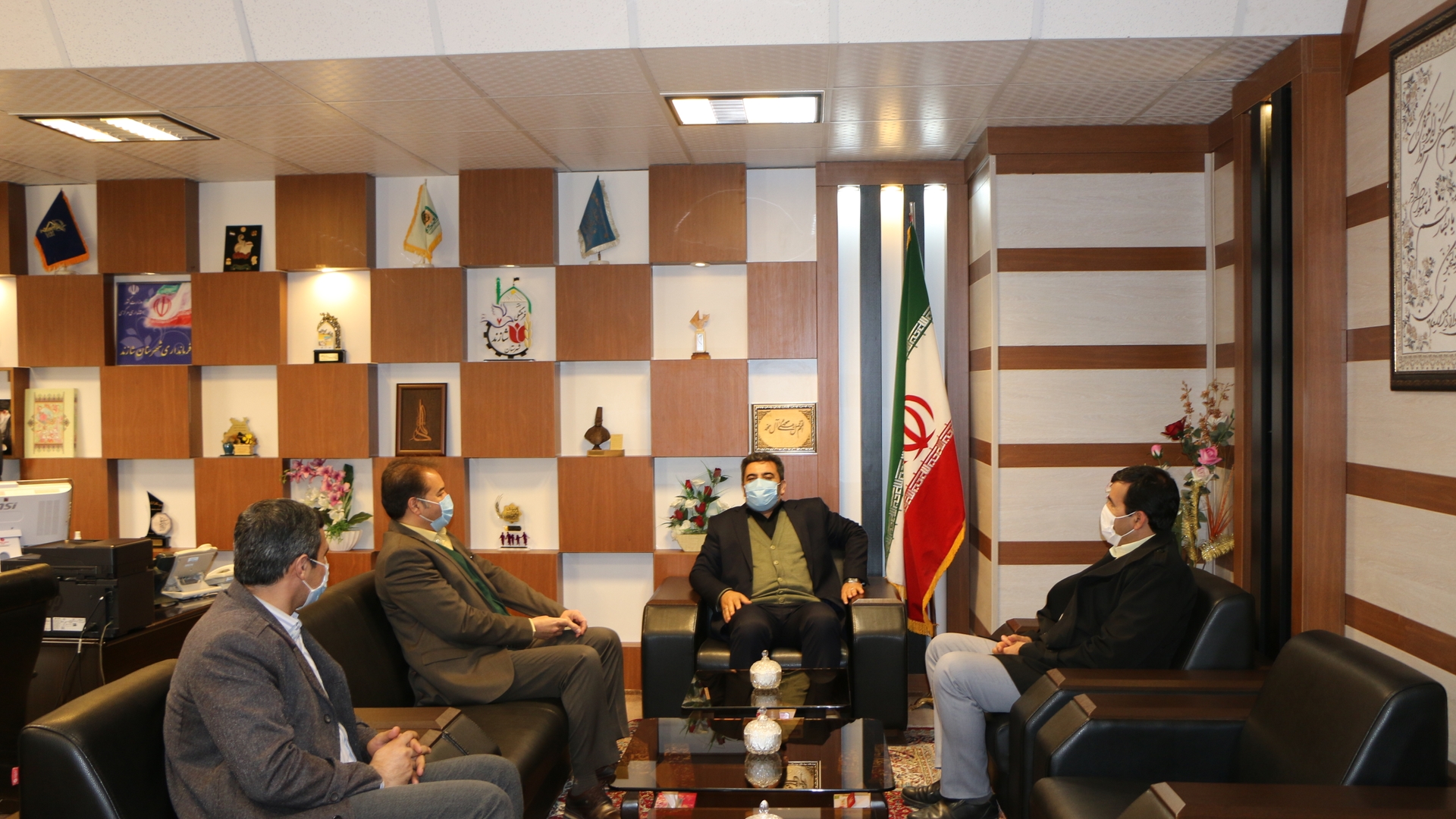 دیدار و نشست حسینی مدیرکل بیمه تامین اجتماعی استان مرکزی با فرماندار شهرستان شازند