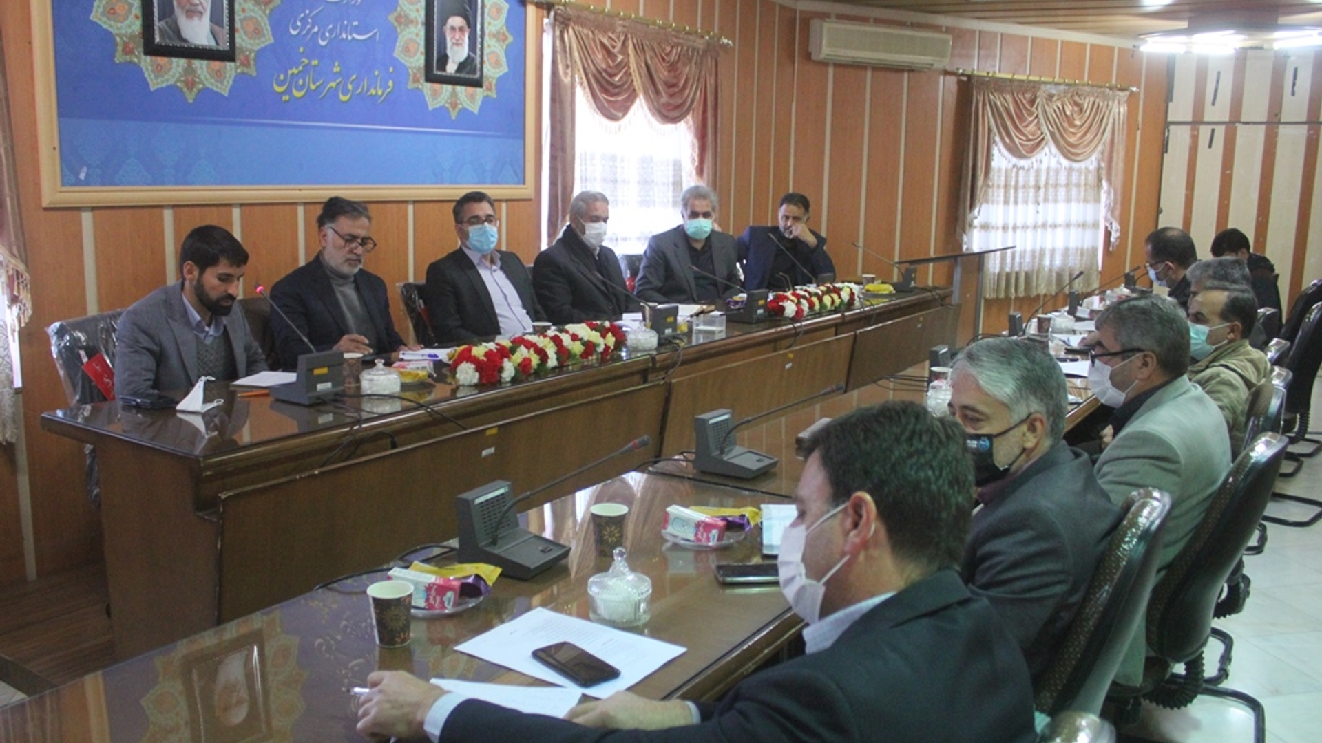 جلسه بررسی مشکلات گلخانه داران شهرستان خمین برگزار شد