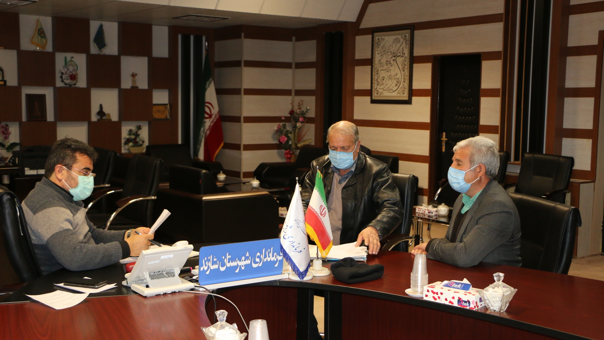 فرماندارشهرستان شازند در ملاقات مردمی به مشکلات مراجعین رسیدگی کرد.