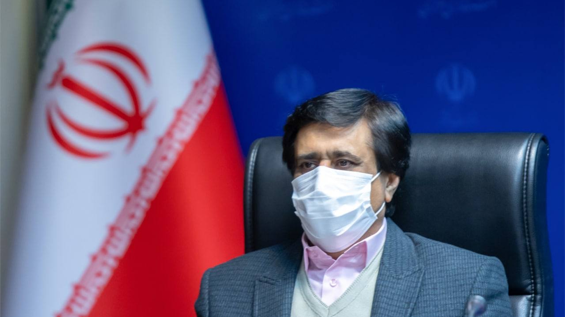 جلسه ستاد تنظيم بازار استان مركزي به رياست  استاندار با حضور معاونین سياسي ، امنيتي و اجتماعي و هماهنگي امور اقتصادي استاندار ، مديران و مسئولين عضو و از طريق ويدئو كنفرانس با حضور فرمانداران و برخي مديران برگزار شد