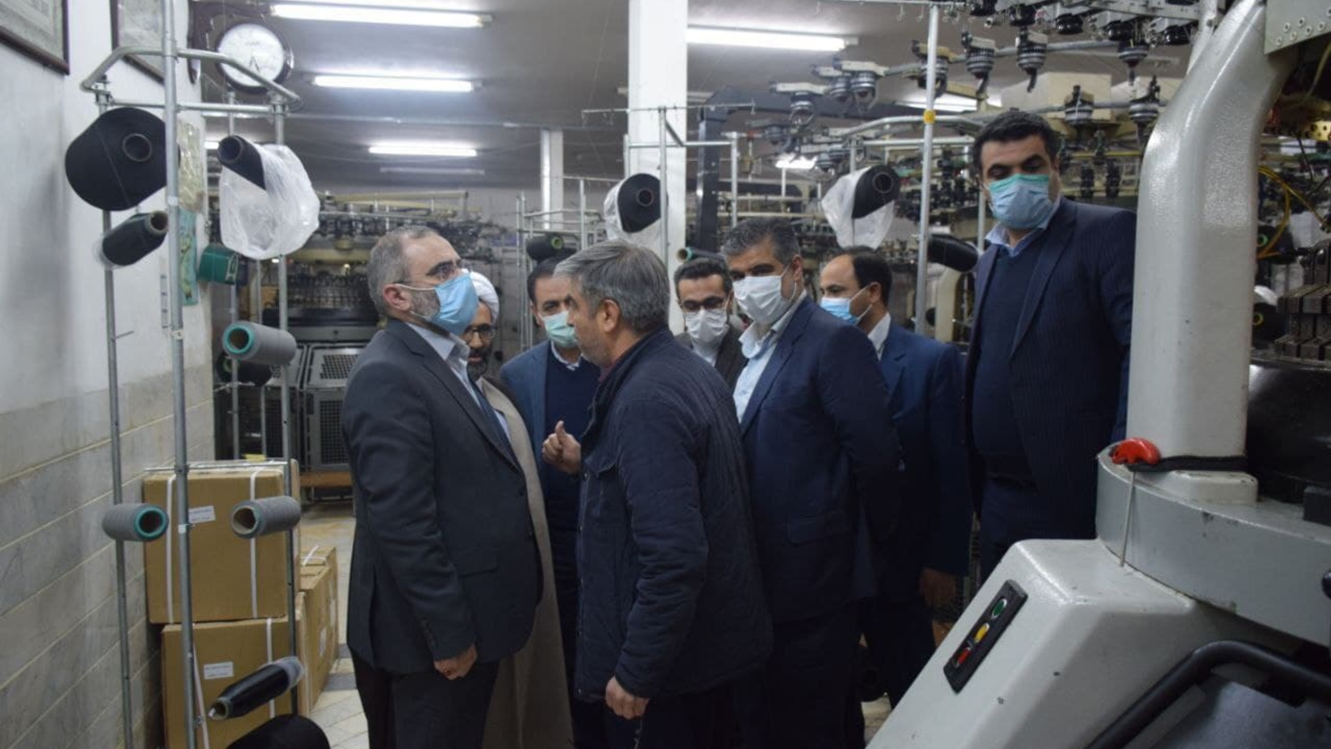 بازدید مسئولین استان از کارگاه تریکو گلزار شهرستان محلات