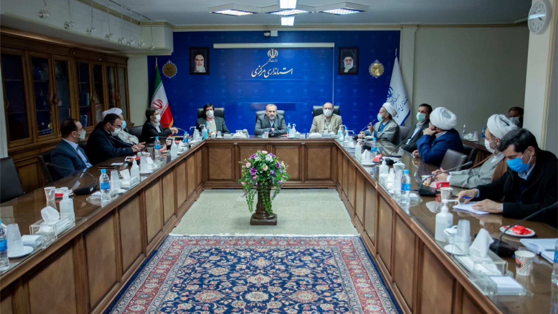 نشست استاندار و معاونین استاندار مرکزی با  اعضای بنیاد غدیر استان