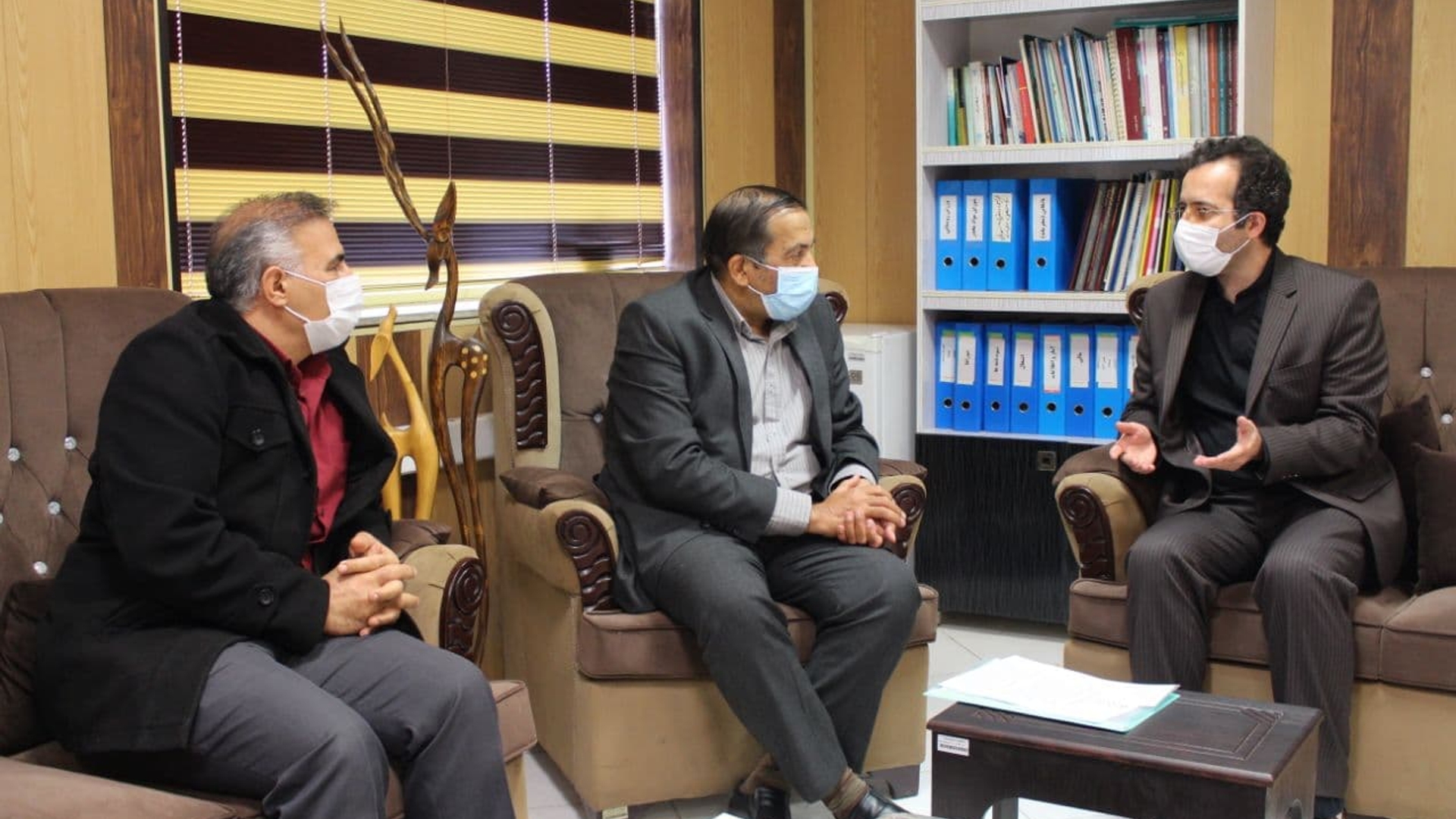 دیدار مدیرکل امور مالیاتی استان با مدیرکل دفتر امور روستایی و شوراهای استانداری مرکزی