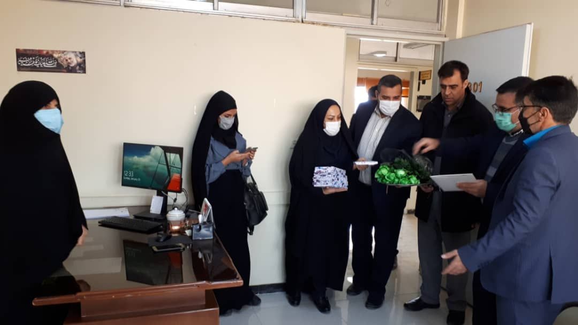 باحضور معاونان فرماندار از بانوان شاغل در فرمانداری و بخشداری مرکزی شهرستان اراک تجلیل شد