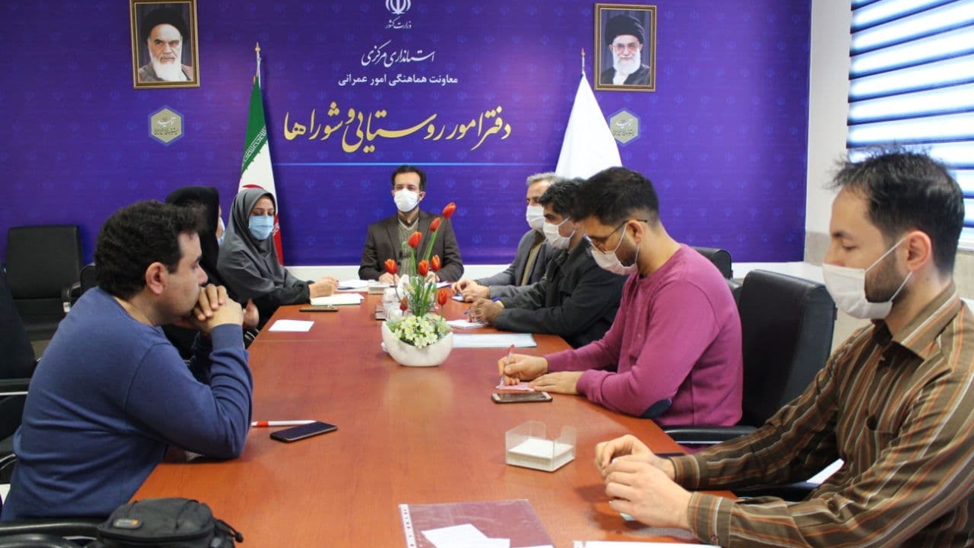 برگزاری نشست هم اندیشی مدیرکل دفتر با کارشناسان دفتر