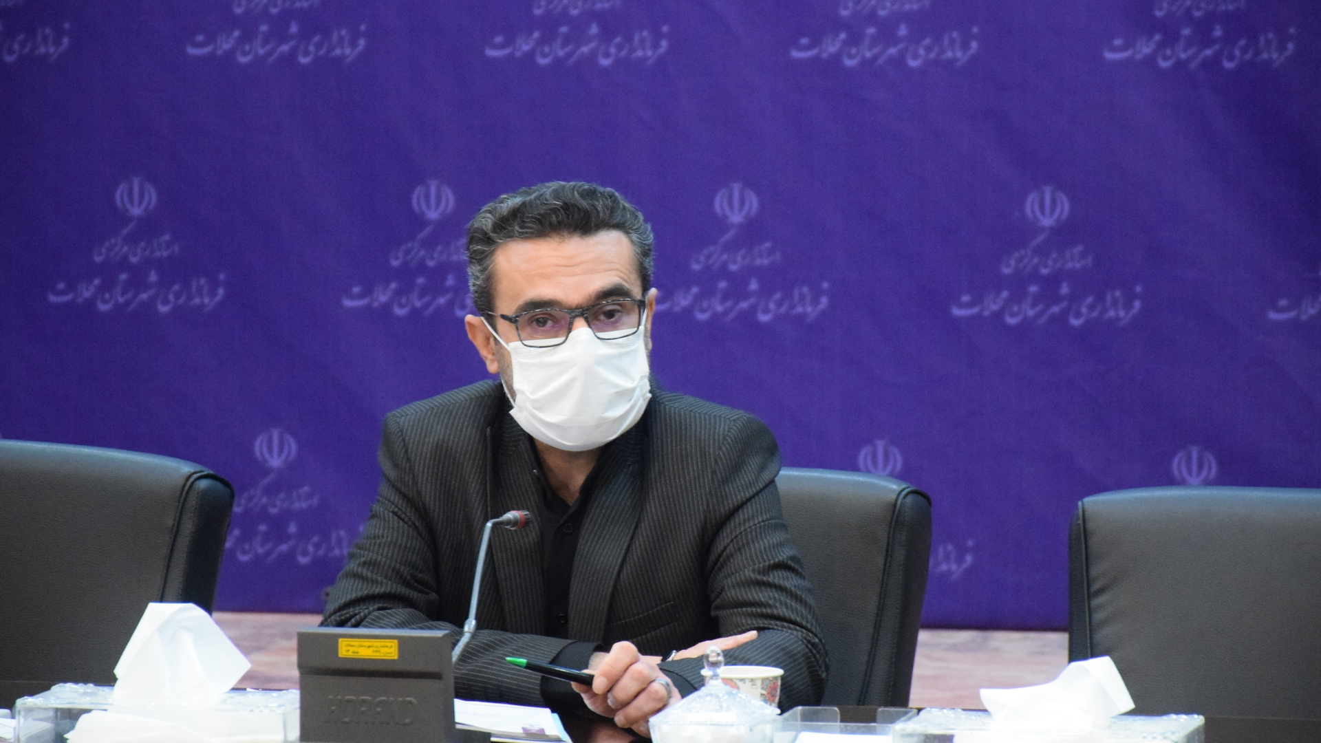 نشست ناظری فرماندار شهرستان محلات با بانوان شاغل در دستگاه‌های اجرایی شهرستان به مناسبت هفته بزرگداشت مقام مادر و زن