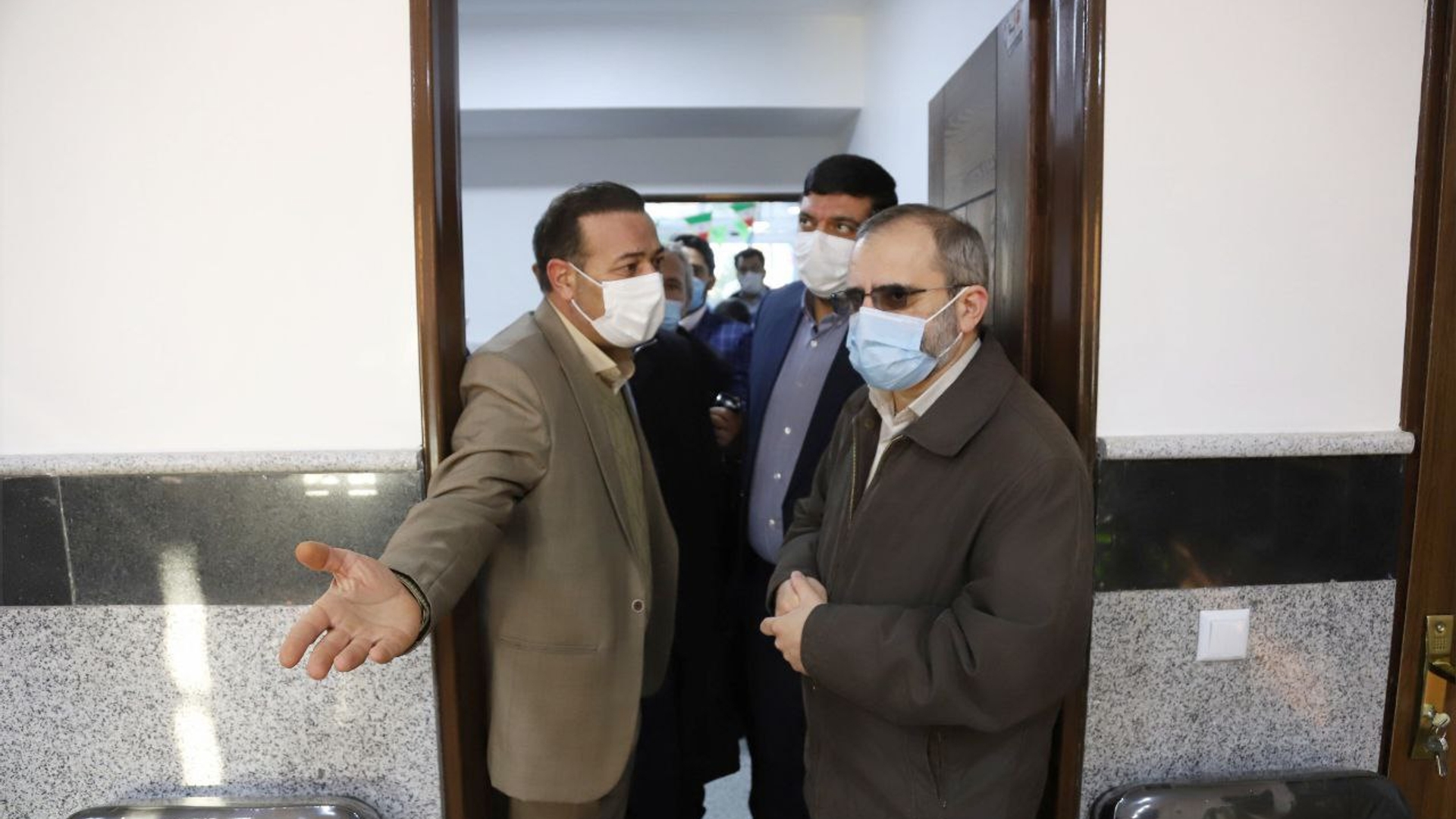 همزمان با پنجمین روز از دهه مبارک فجر ساختمان آتش‌نشانی و اداری شهرداری کارچان به بهره‌برداری رسید