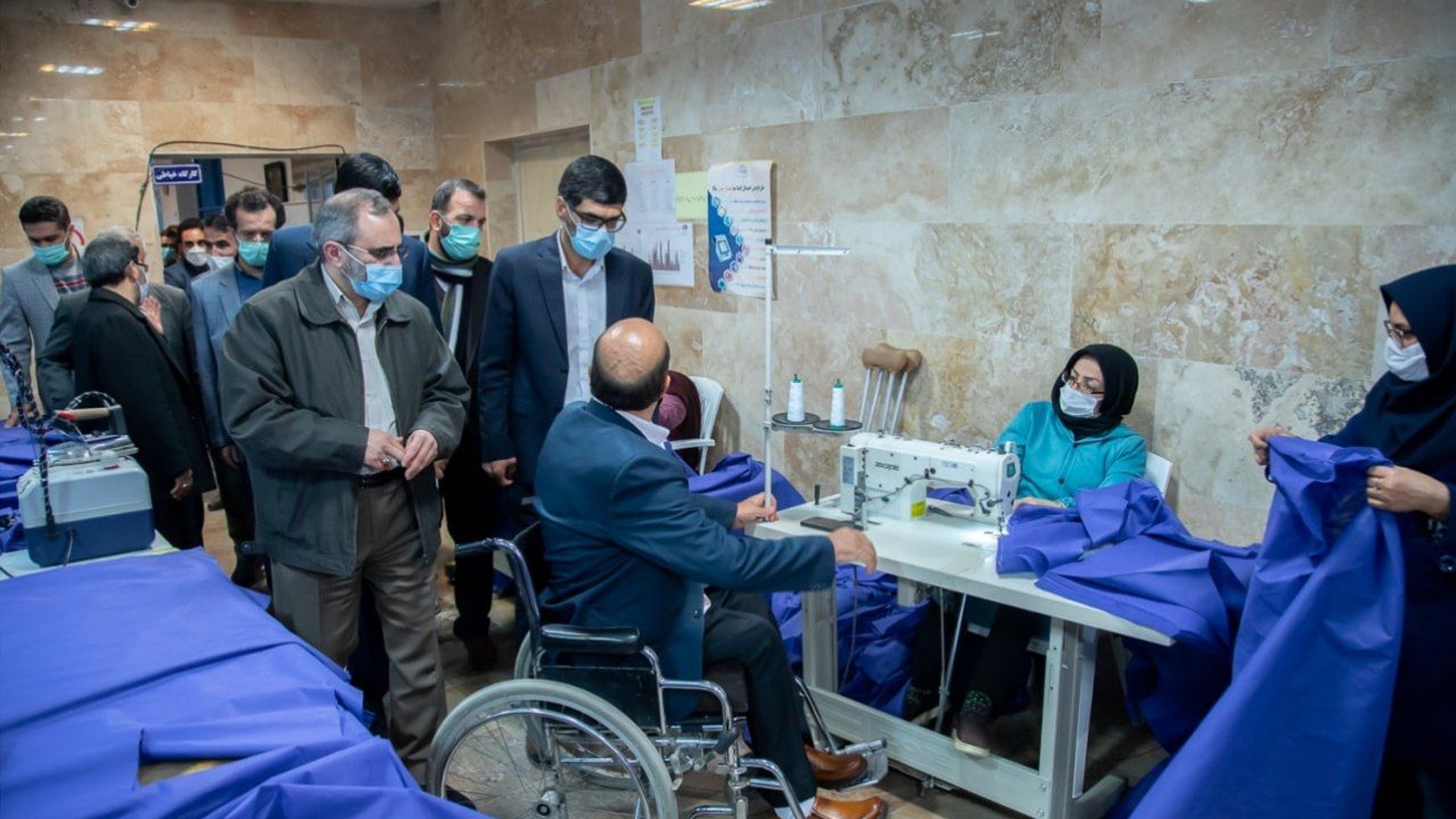 بازدیداز بخش‌های مختلف کارگاه ایلیا مجموعه ای که توسط معلولان جسمی حرکتی اداره می‌شود