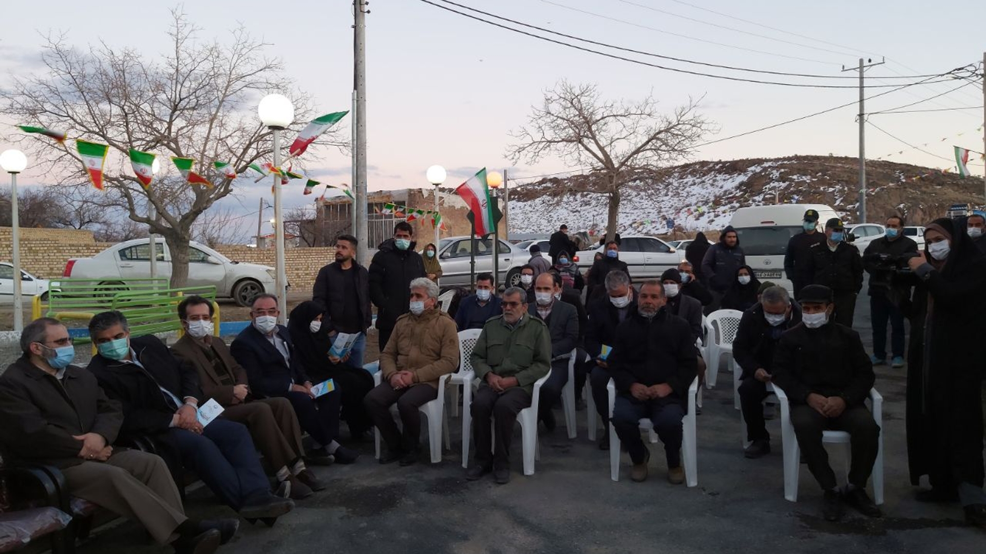 حضور استاندار و هیات همراه در روستای بهارستان