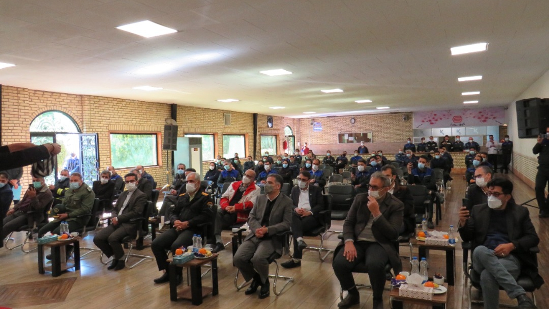 مراسم جشن انقلاب و افتتاح ساختمان جدید ایمنی، آتش نشانی و خانه بهداشت شرکت کربن سیمرغ محلات با حضور محمدرضا ناظری فرماندار شهرستان محلات