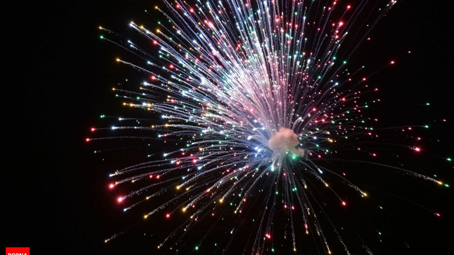 نورافشانی شب ۲۲ بهمن اراک