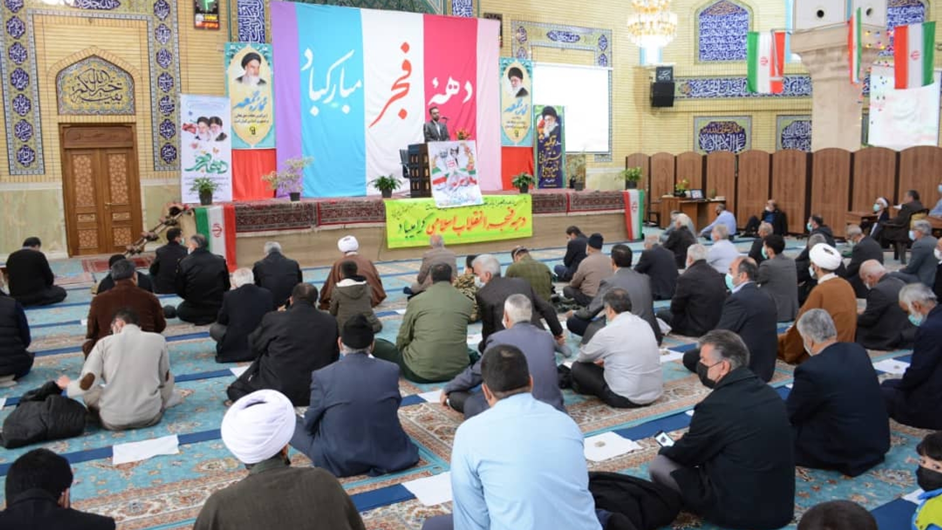 سخنرانی محمدرضا ناظری فرماندار شهرستان محلات بمناسبت سالروز پیروزی شکوهمند انقلاب اسلامی پیش از خطبه‌های نمازجمعه شهر محلات